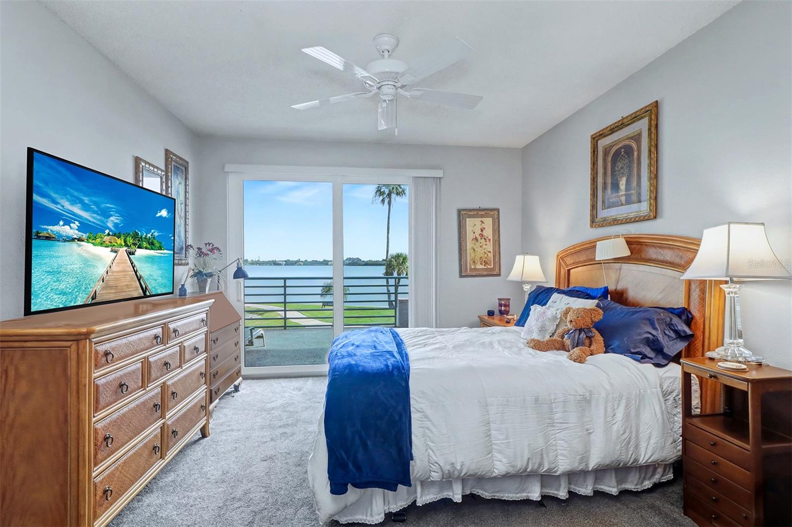 CORAL POINTE - Residential