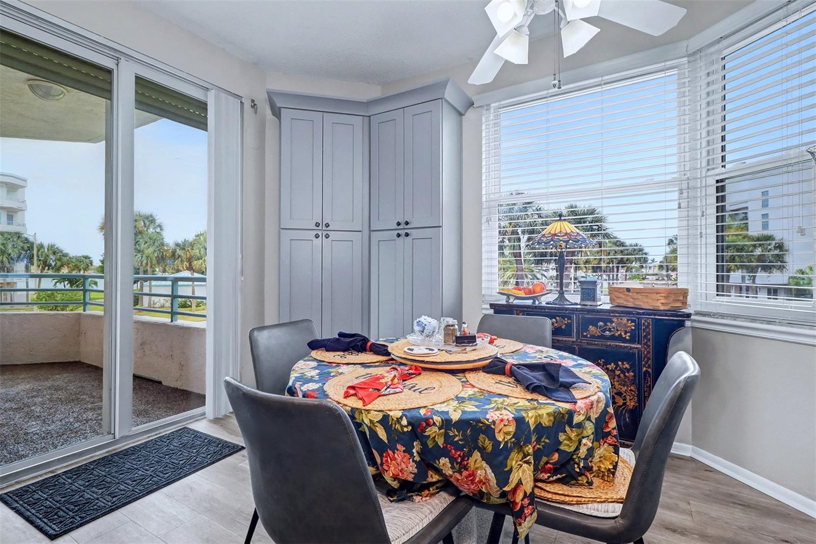 CORAL POINTE - Residential