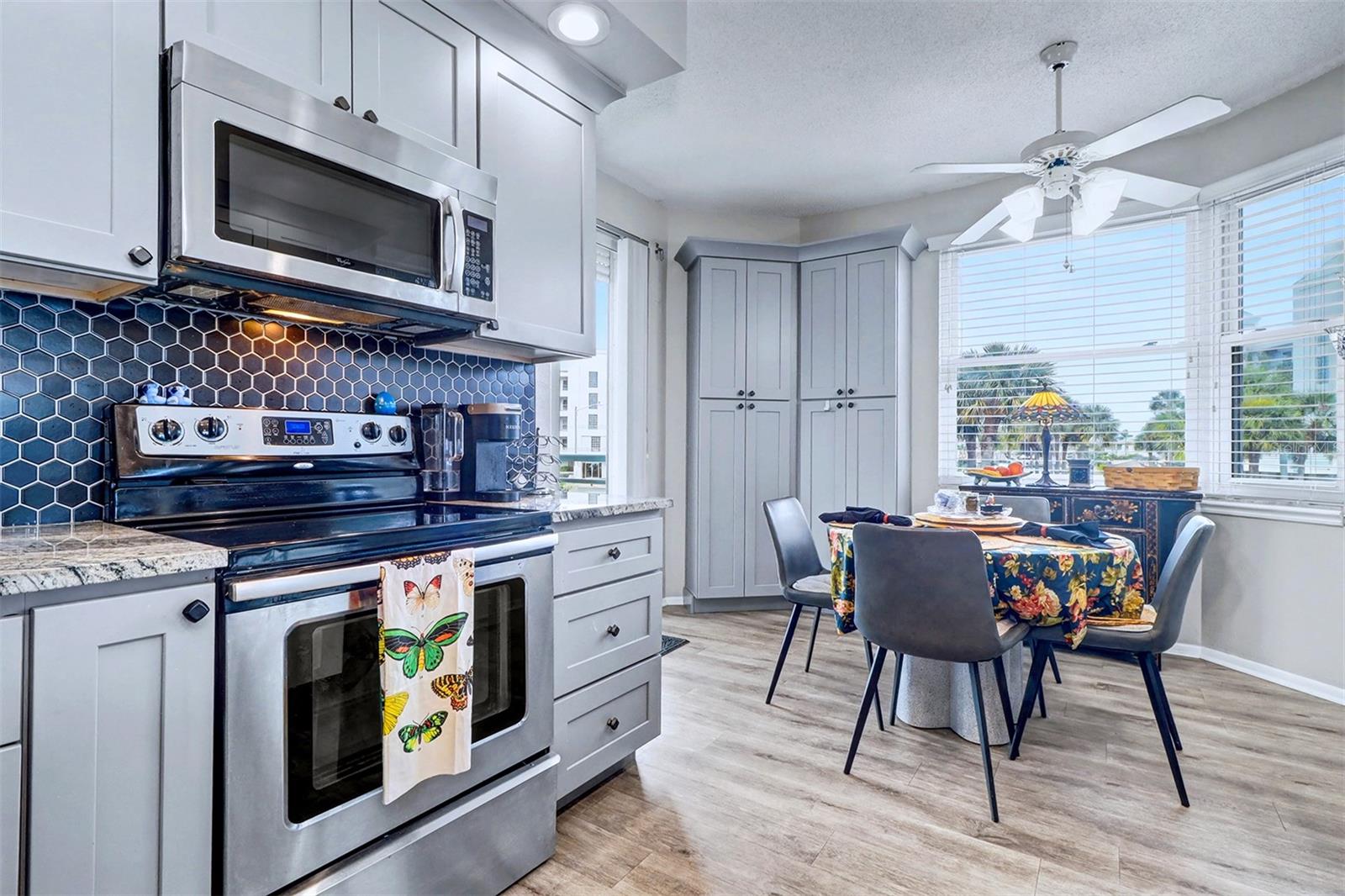 CORAL POINTE - Residential