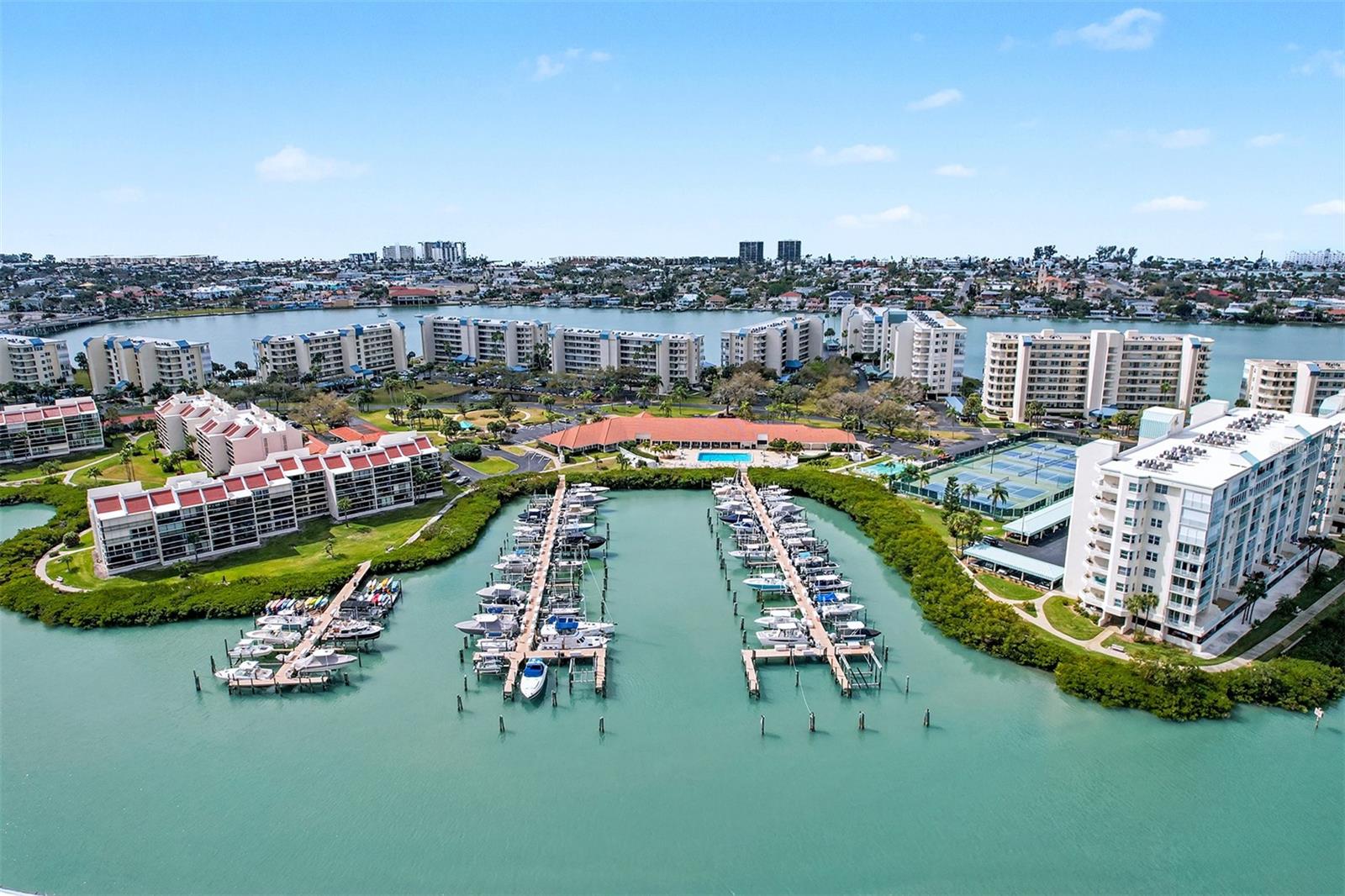 CORAL POINTE - Residential