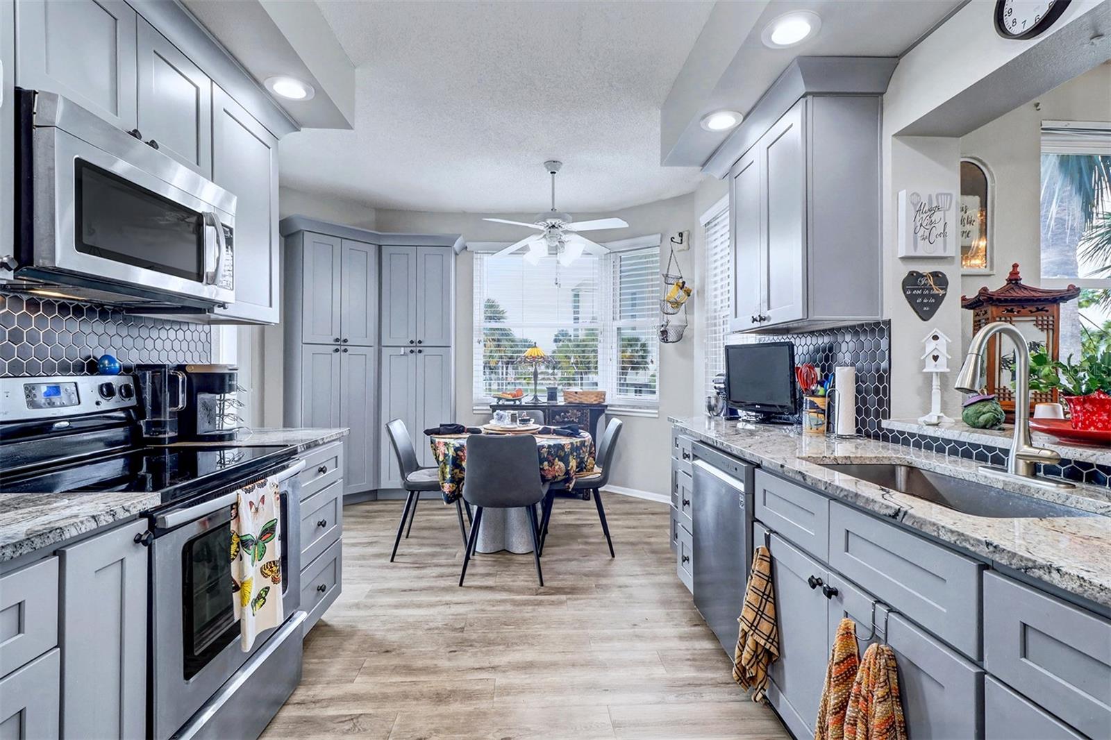 CORAL POINTE - Residential