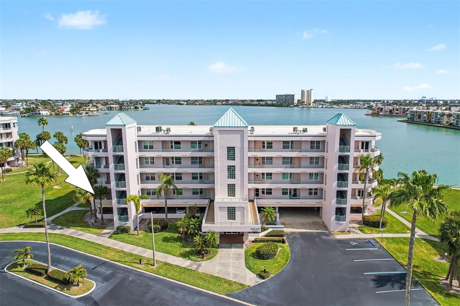 CORAL POINTE - Residential