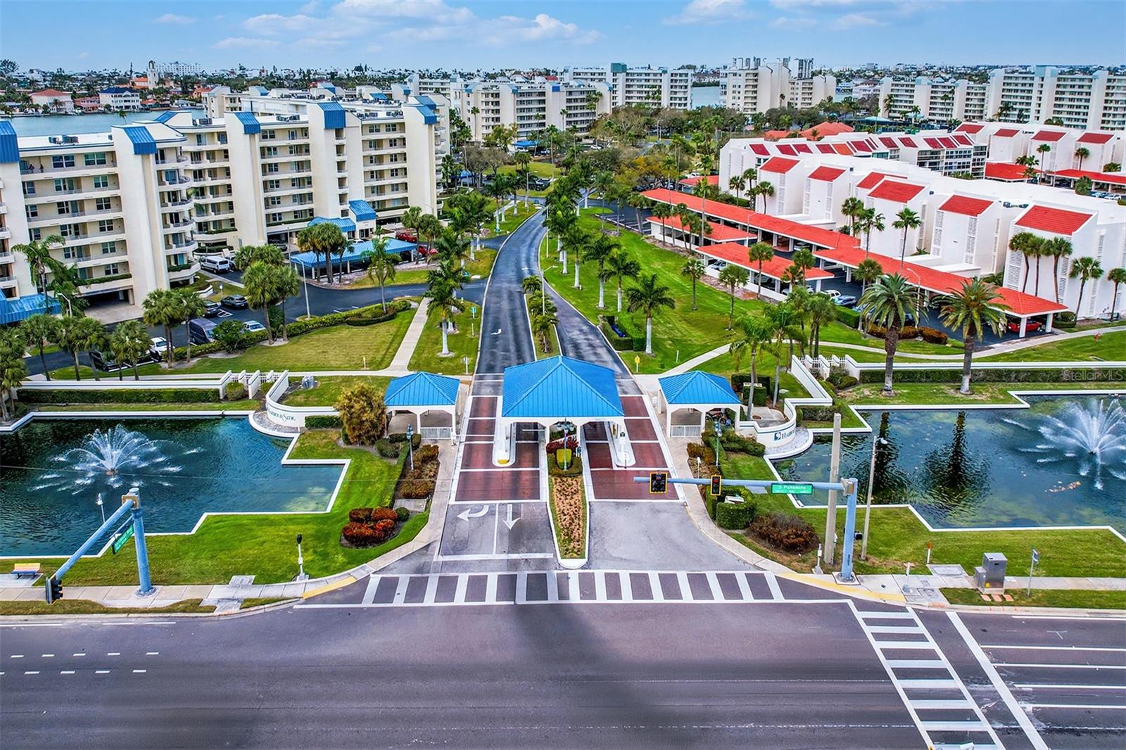 CORAL POINTE - Residential