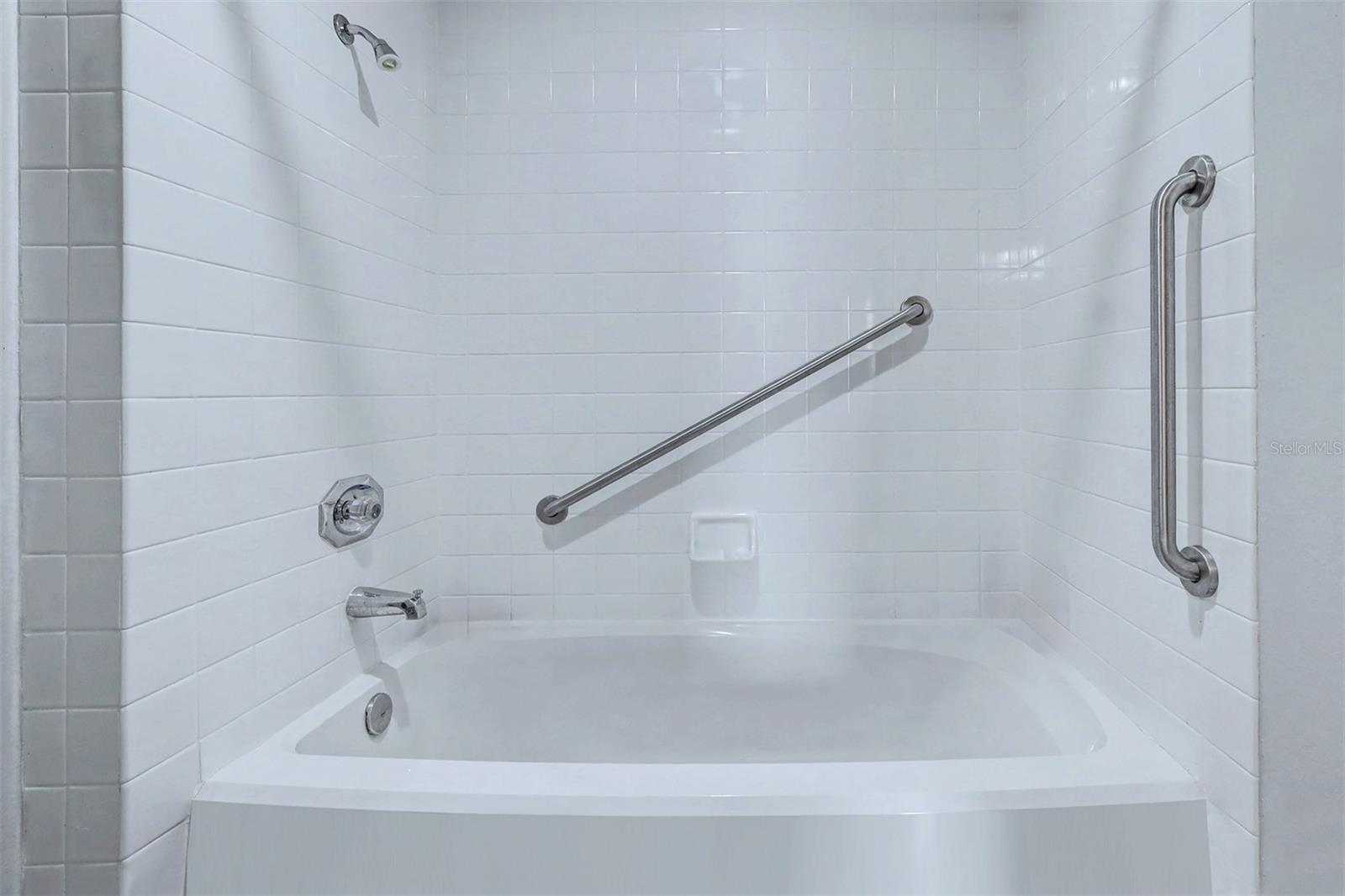 CORAL POINTE - Residential