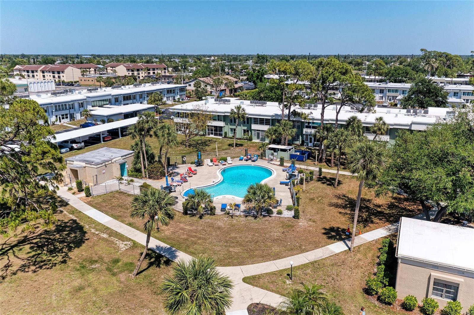 REGENCY HOUSE - Residential