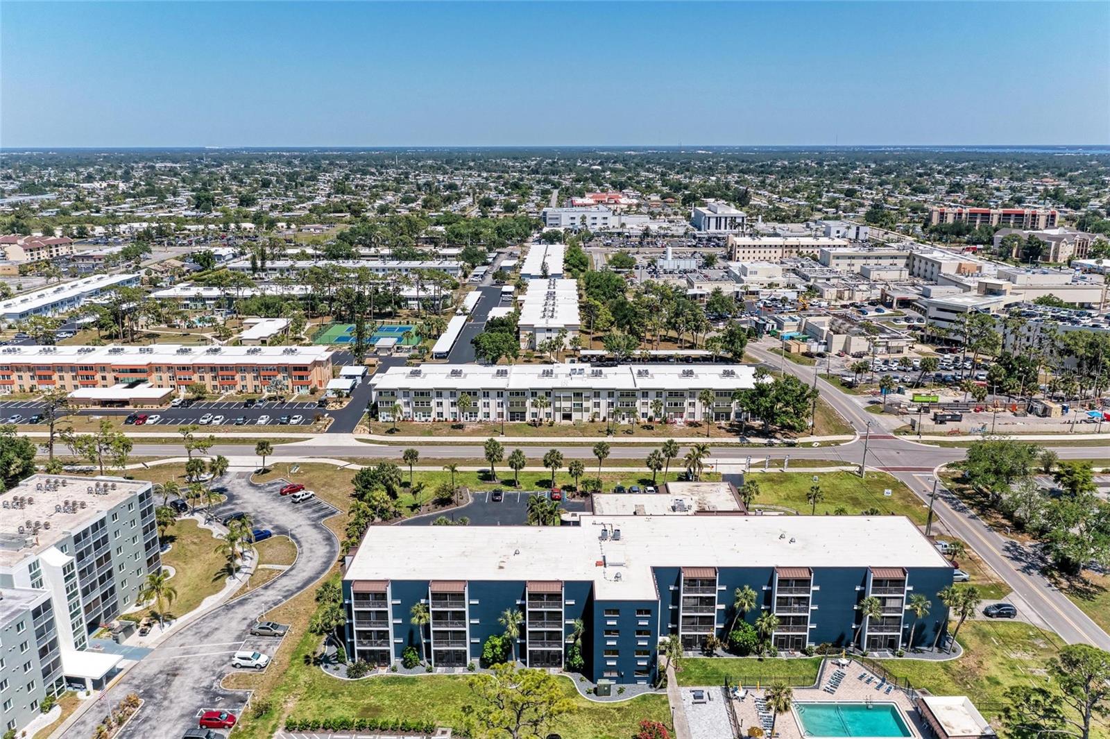 REGENCY HOUSE - Residential