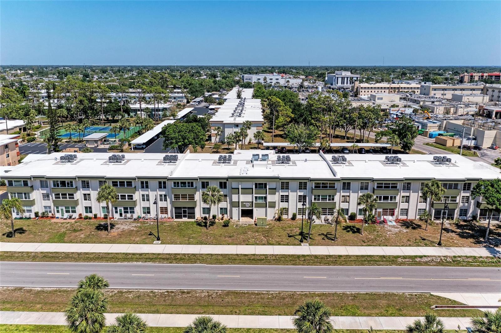 REGENCY HOUSE - Residential