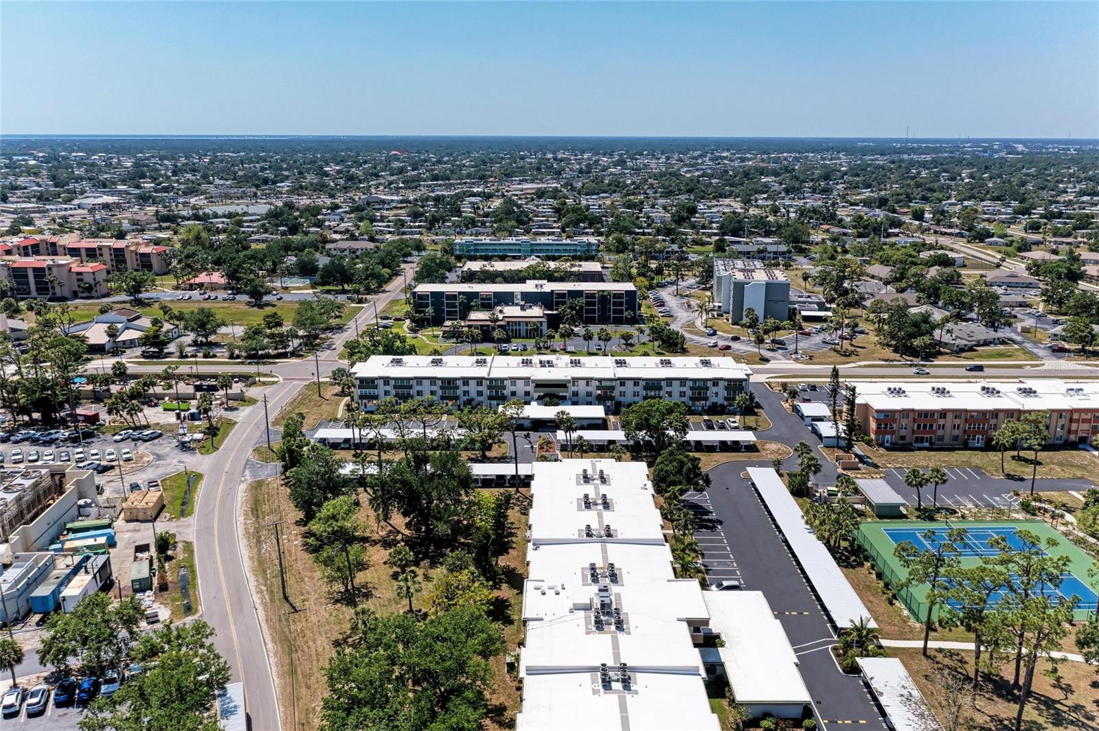 REGENCY HOUSE - Residential