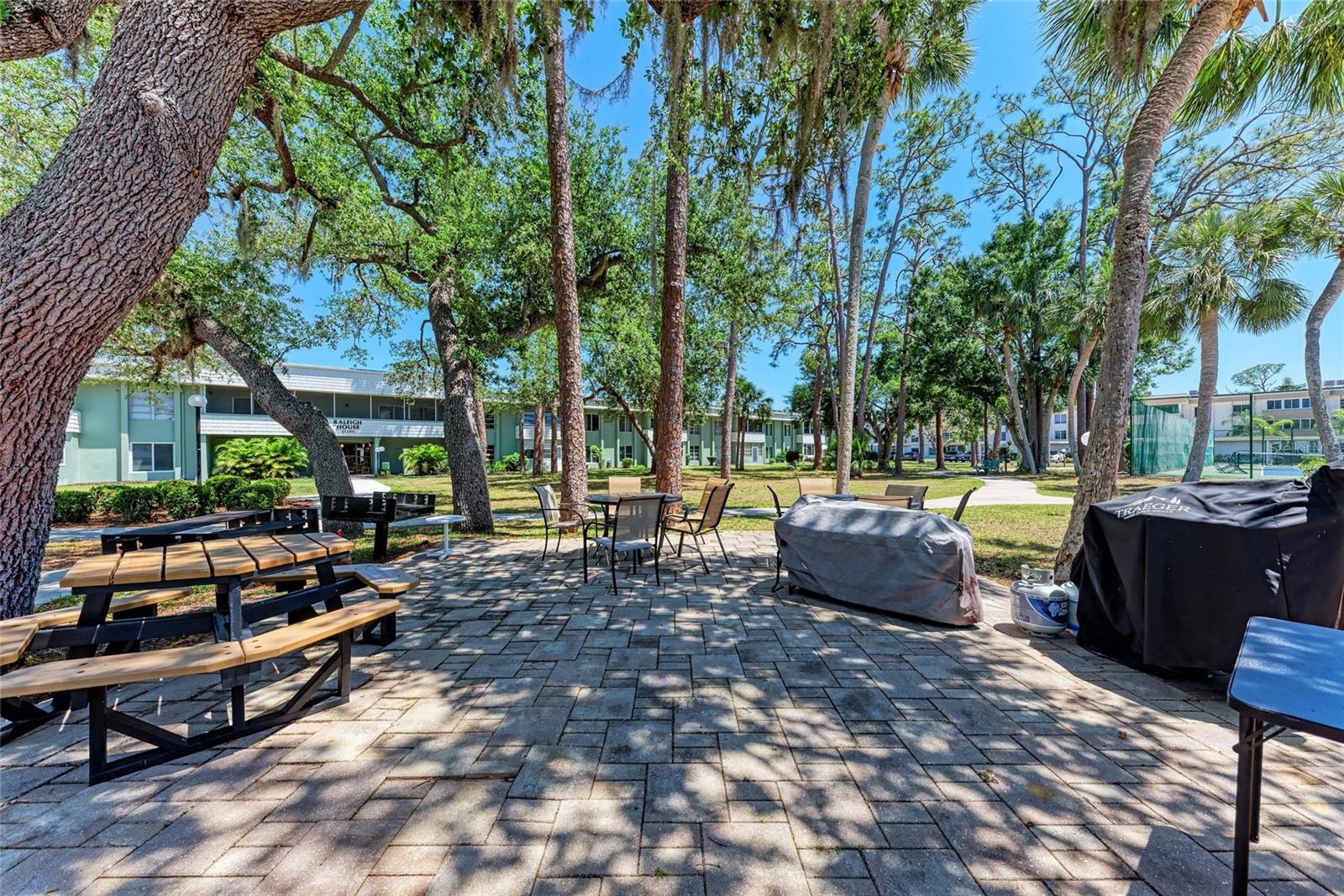 REGENCY HOUSE - Residential