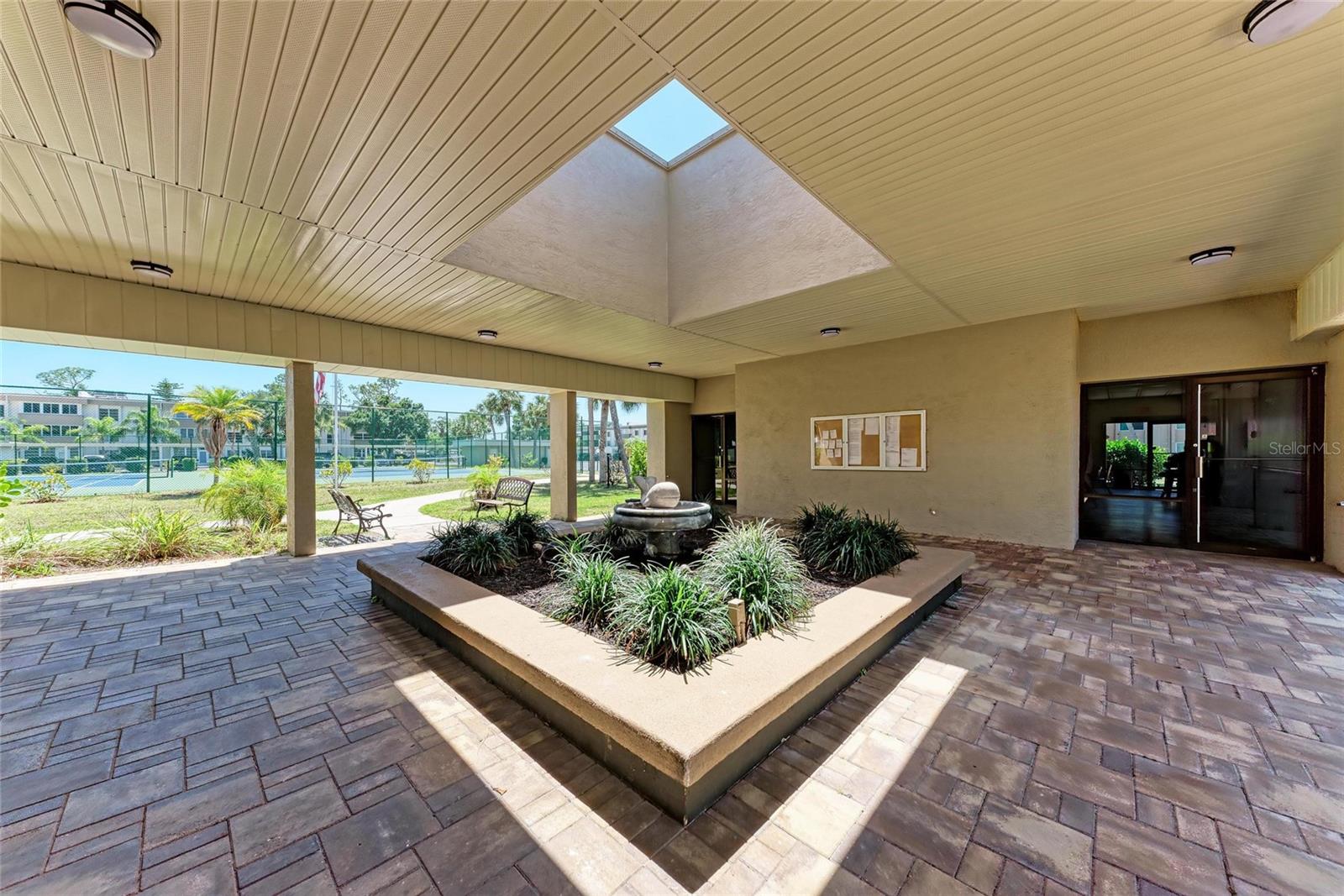 REGENCY HOUSE - Residential