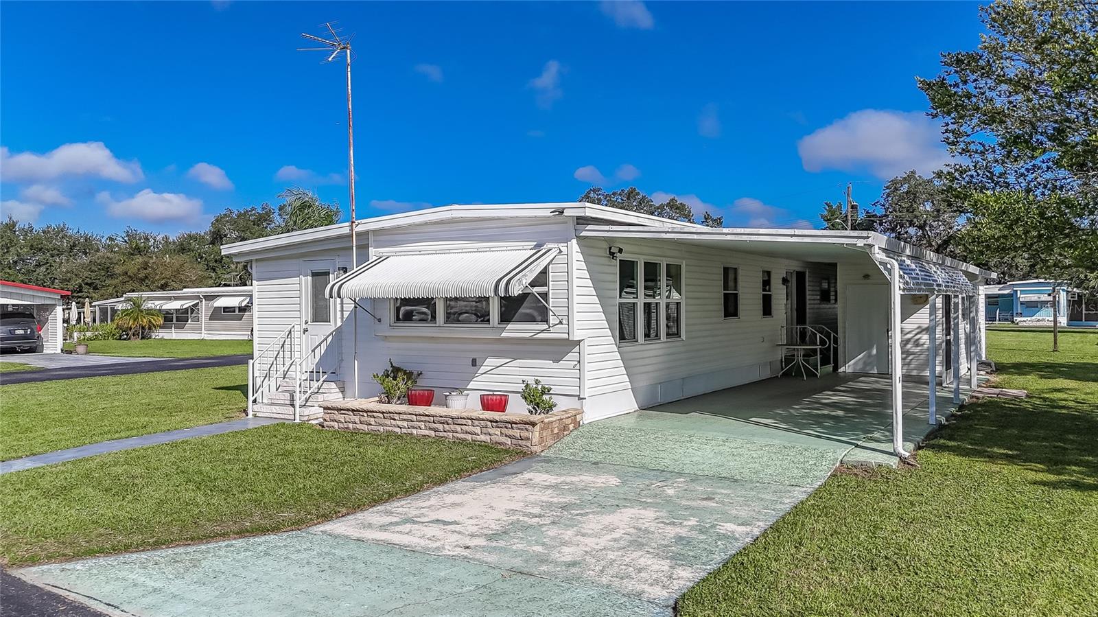 TROPICAL MOBILE PARK - Residential