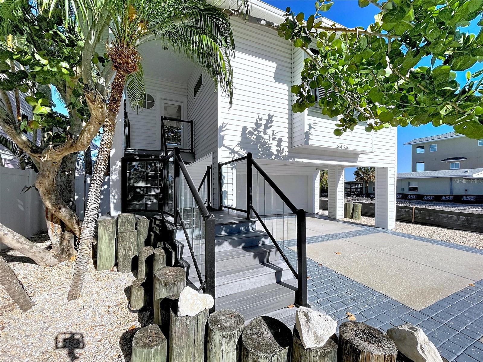 SUNSET LANDINGS - Residential