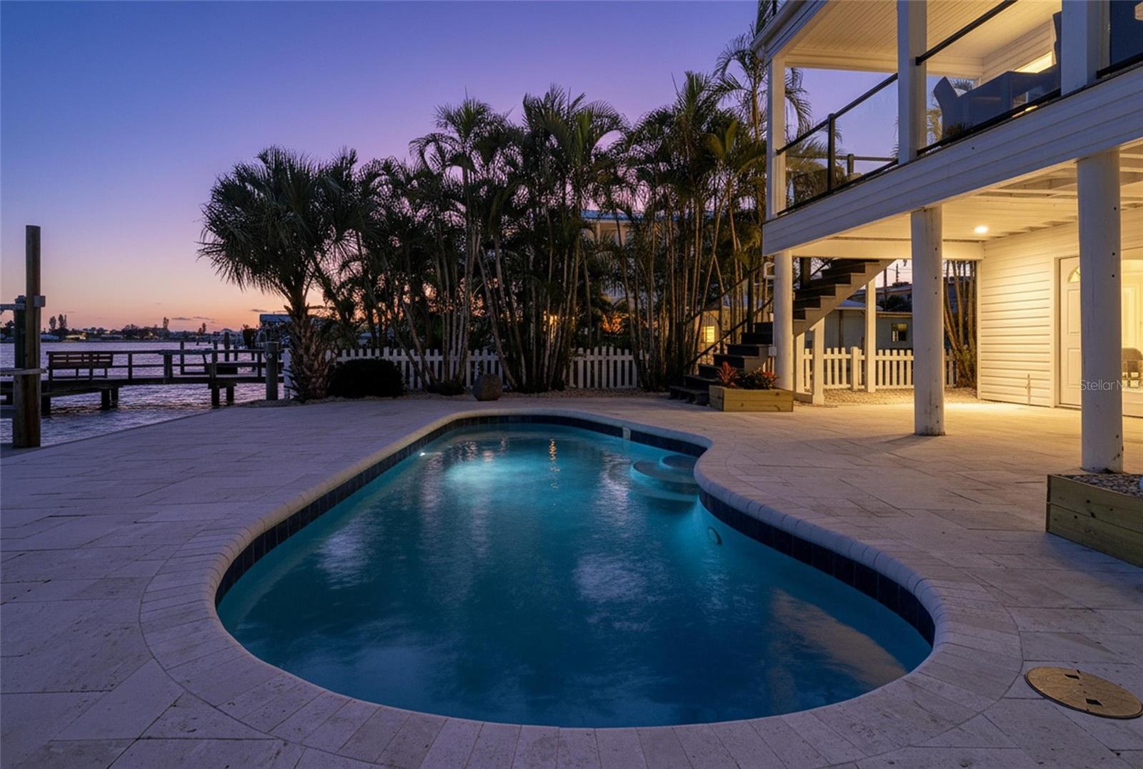 SUNSET LANDINGS - Residential