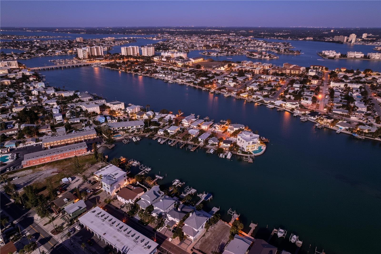 SUNSET LANDINGS - Residential