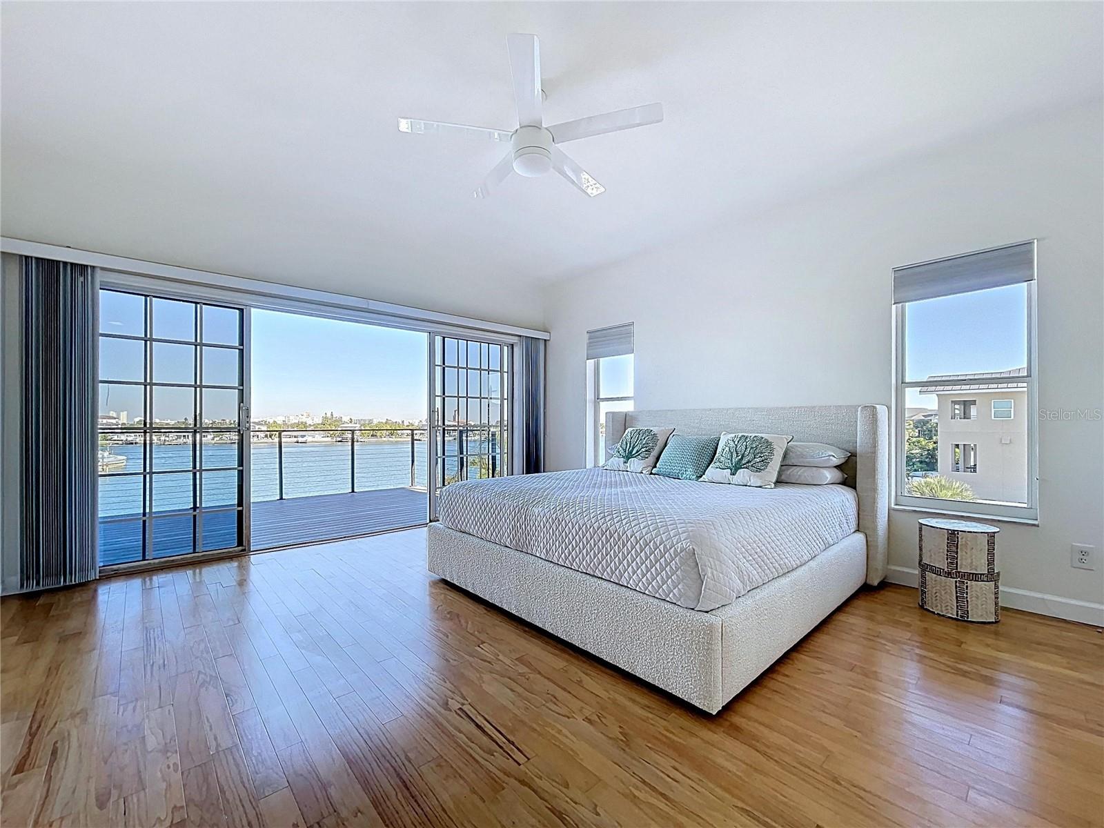 SUNSET LANDINGS - Residential