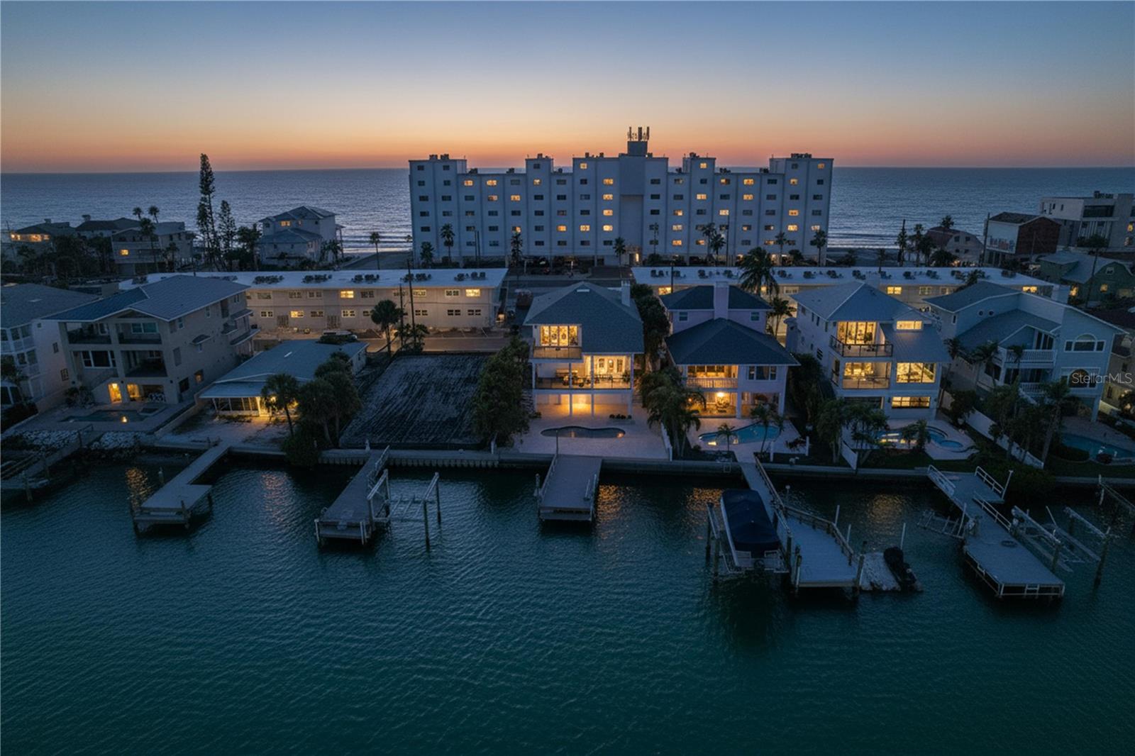 SUNSET LANDINGS - Residential