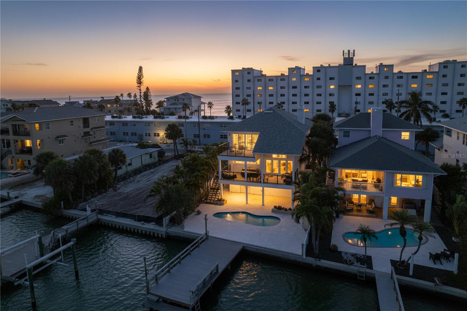 SUNSET LANDINGS - Residential