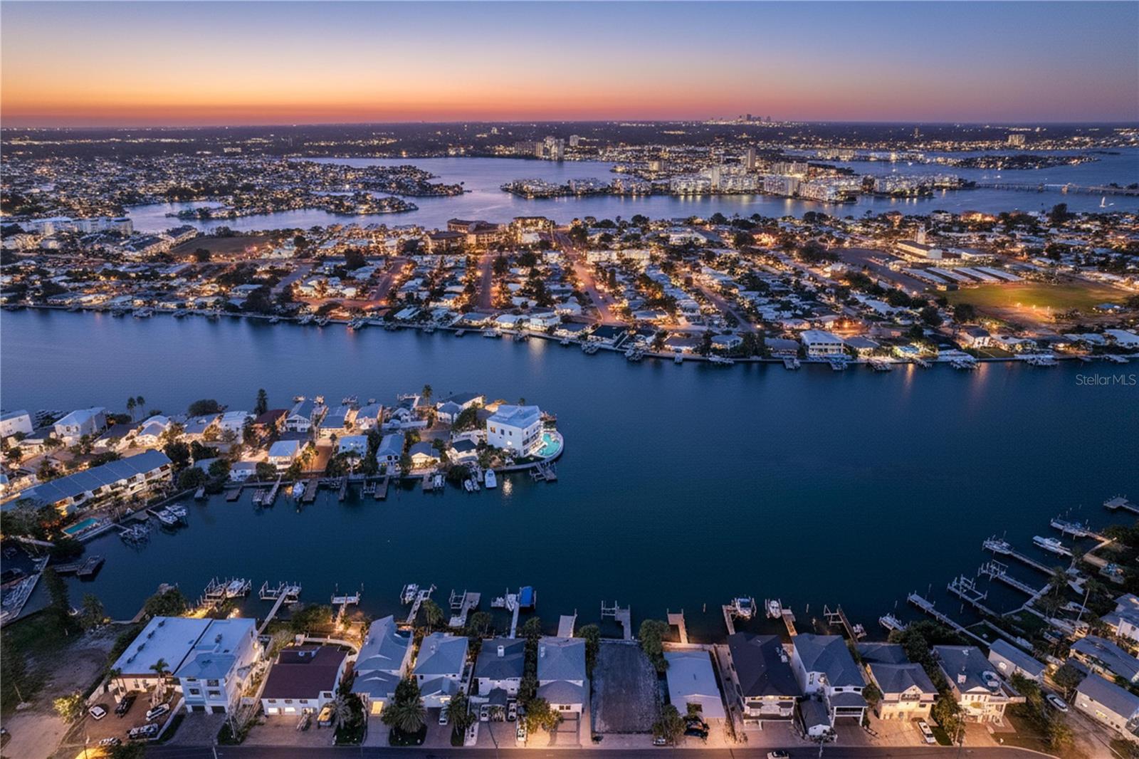 SUNSET LANDINGS - Residential