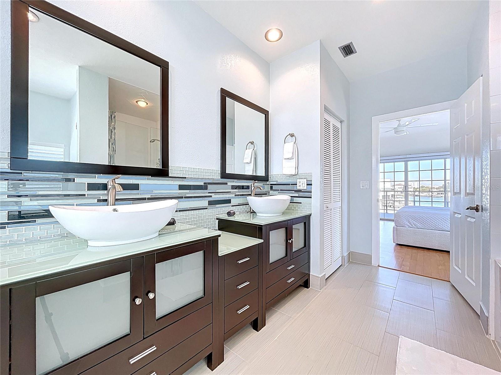 SUNSET LANDINGS - Residential