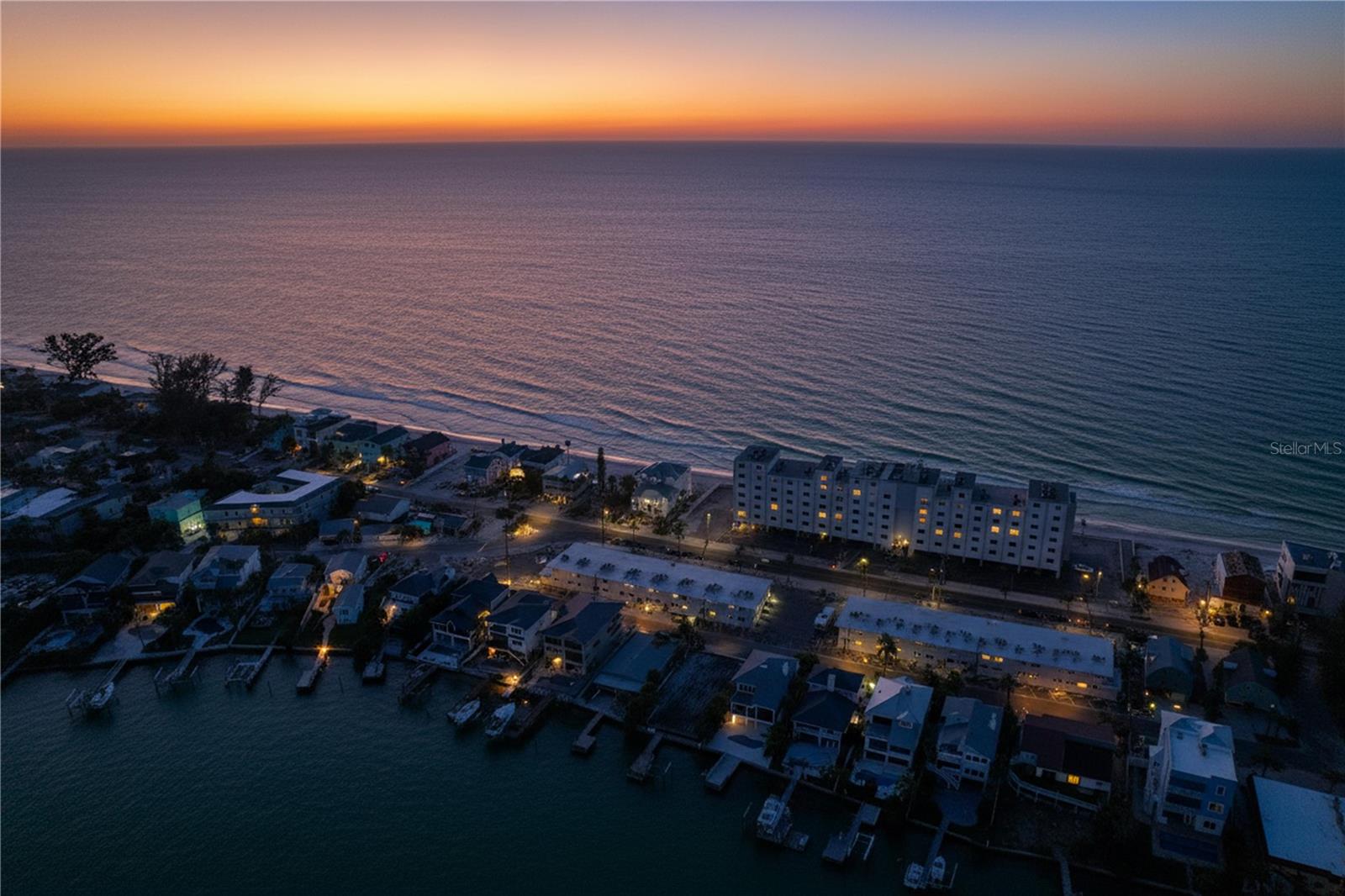 SUNSET LANDINGS - Residential