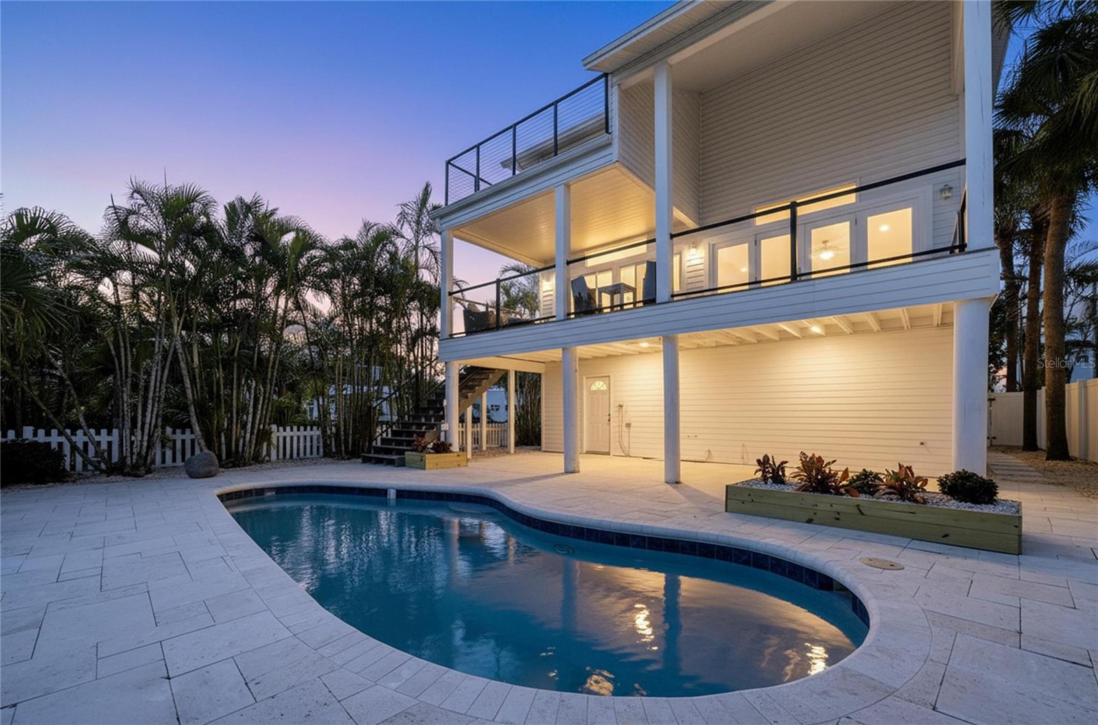 SUNSET LANDINGS - Residential