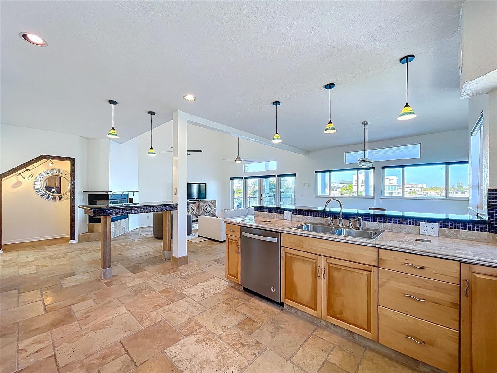 SUNSET LANDINGS - Residential