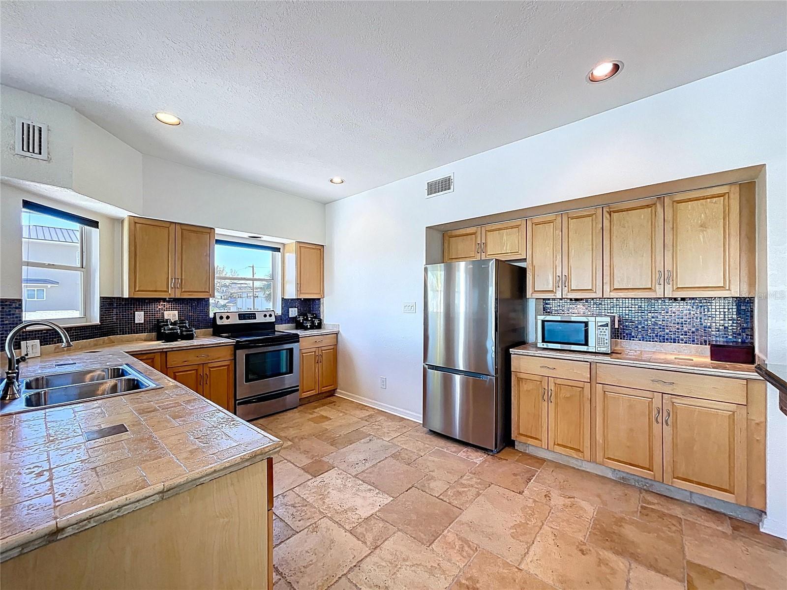 SUNSET LANDINGS - Residential