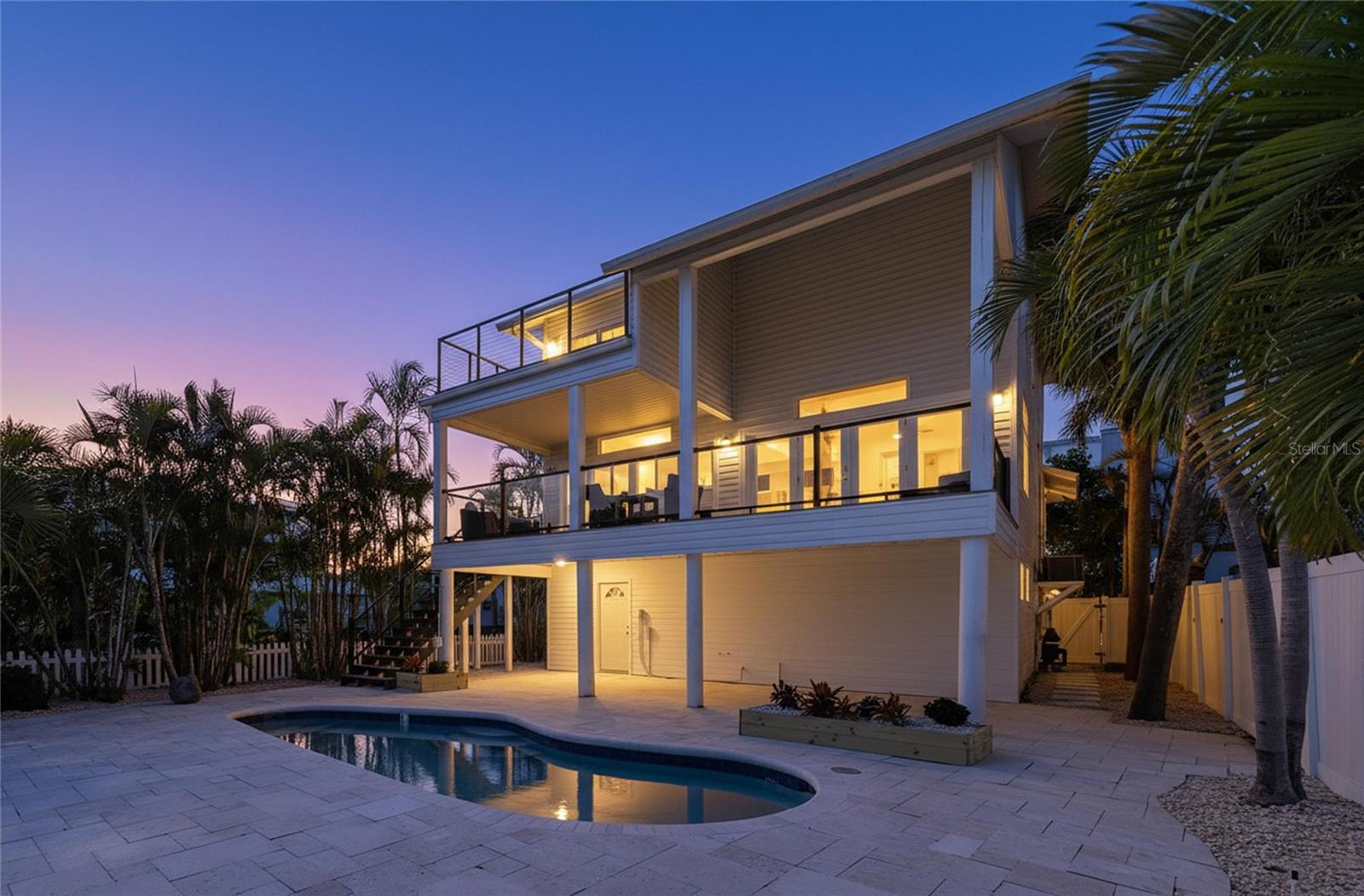 SUNSET LANDINGS - Residential