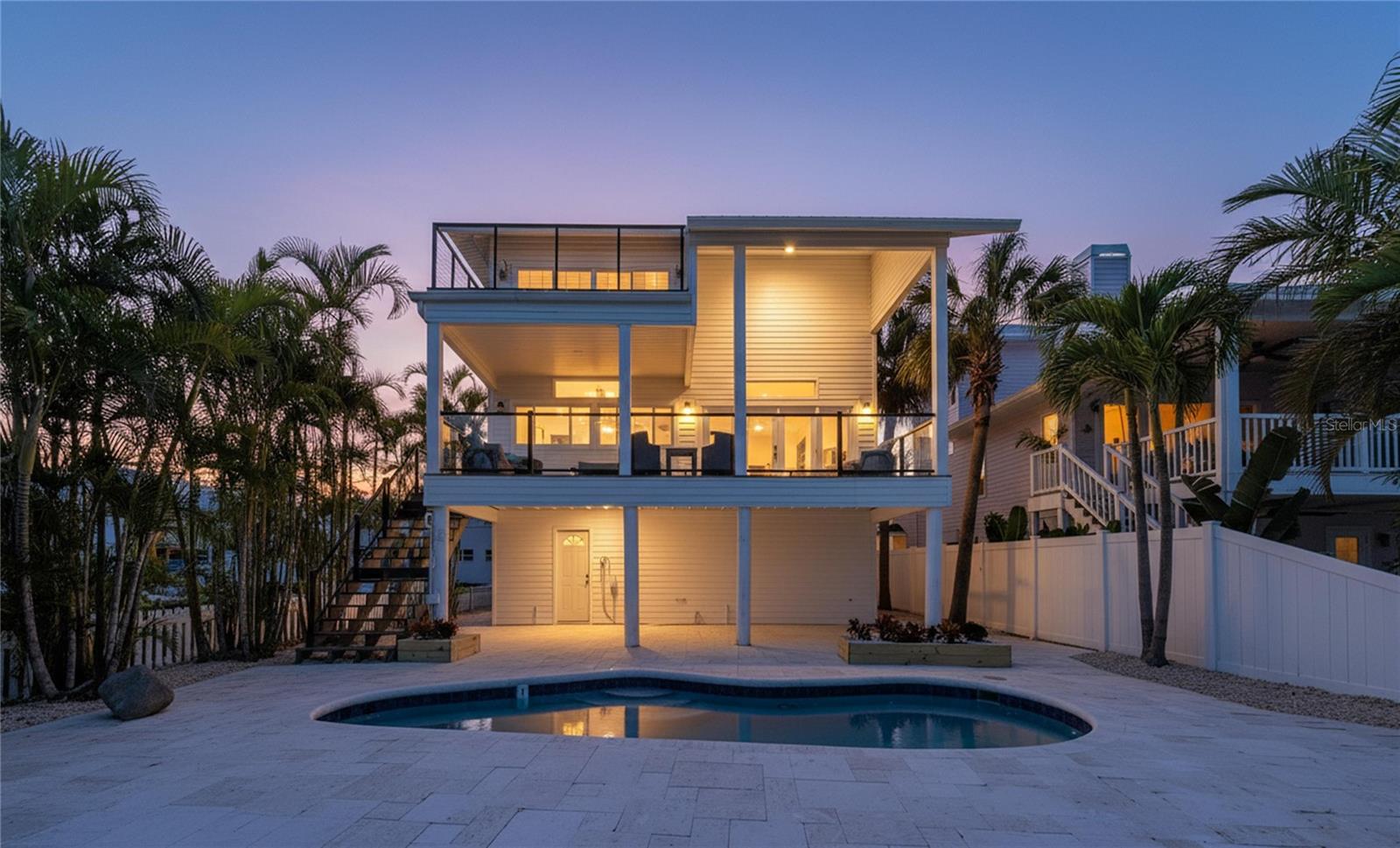 SUNSET LANDINGS - Residential