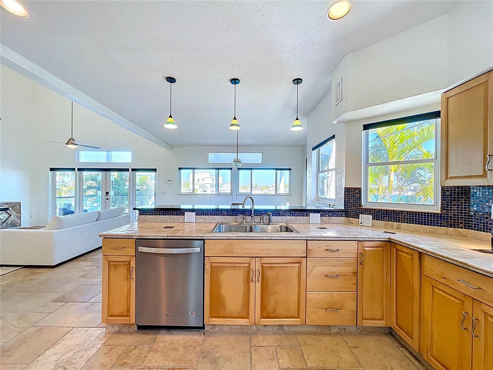 SUNSET LANDINGS - Residential