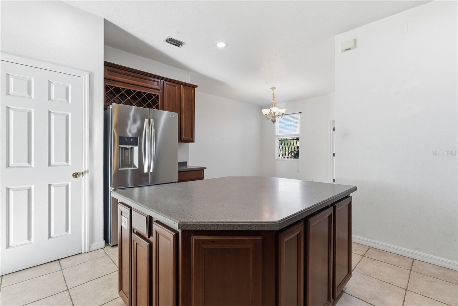 VENETIAN HARBOR - Residential