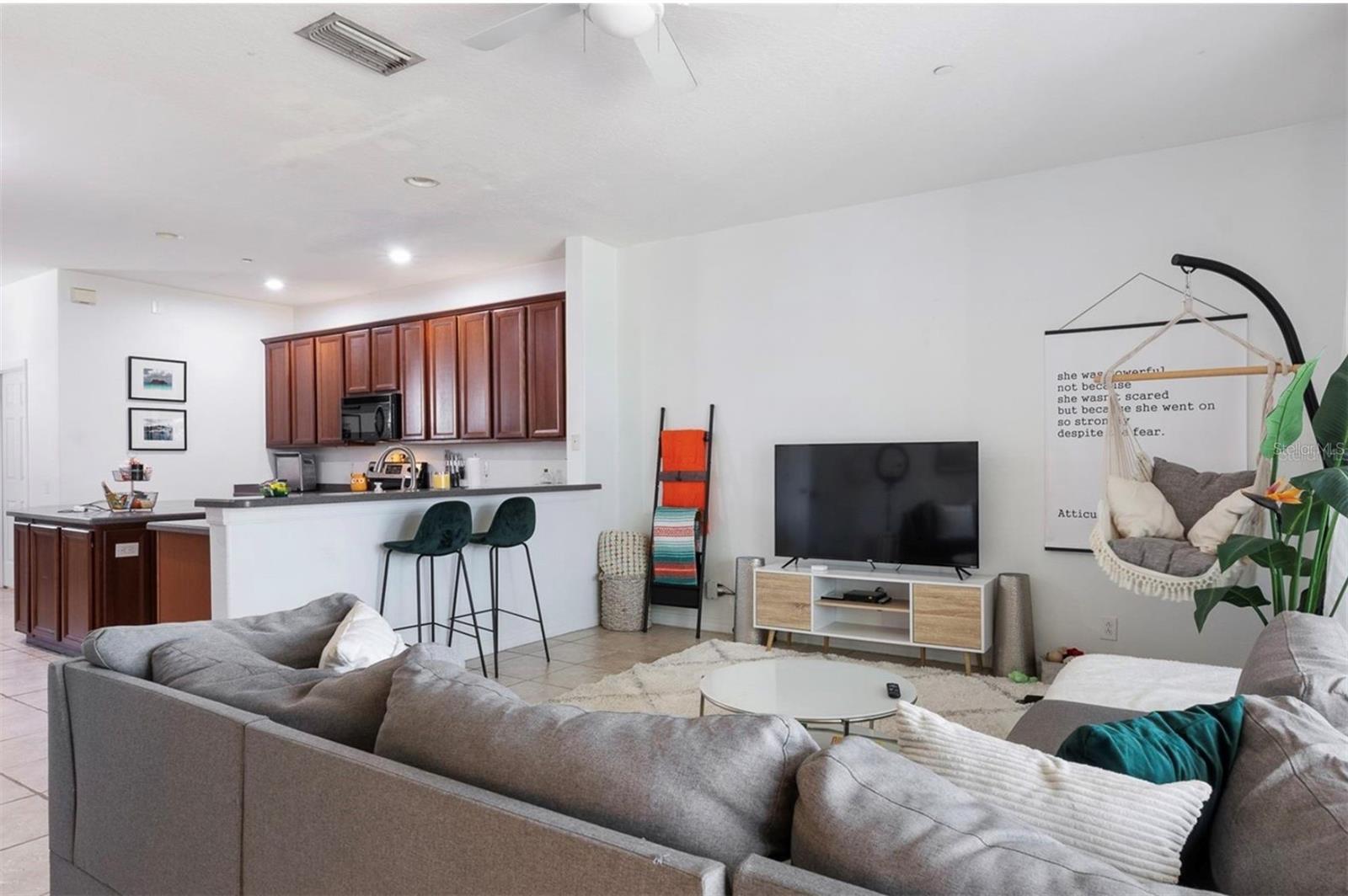 VENETIAN HARBOR - Residential