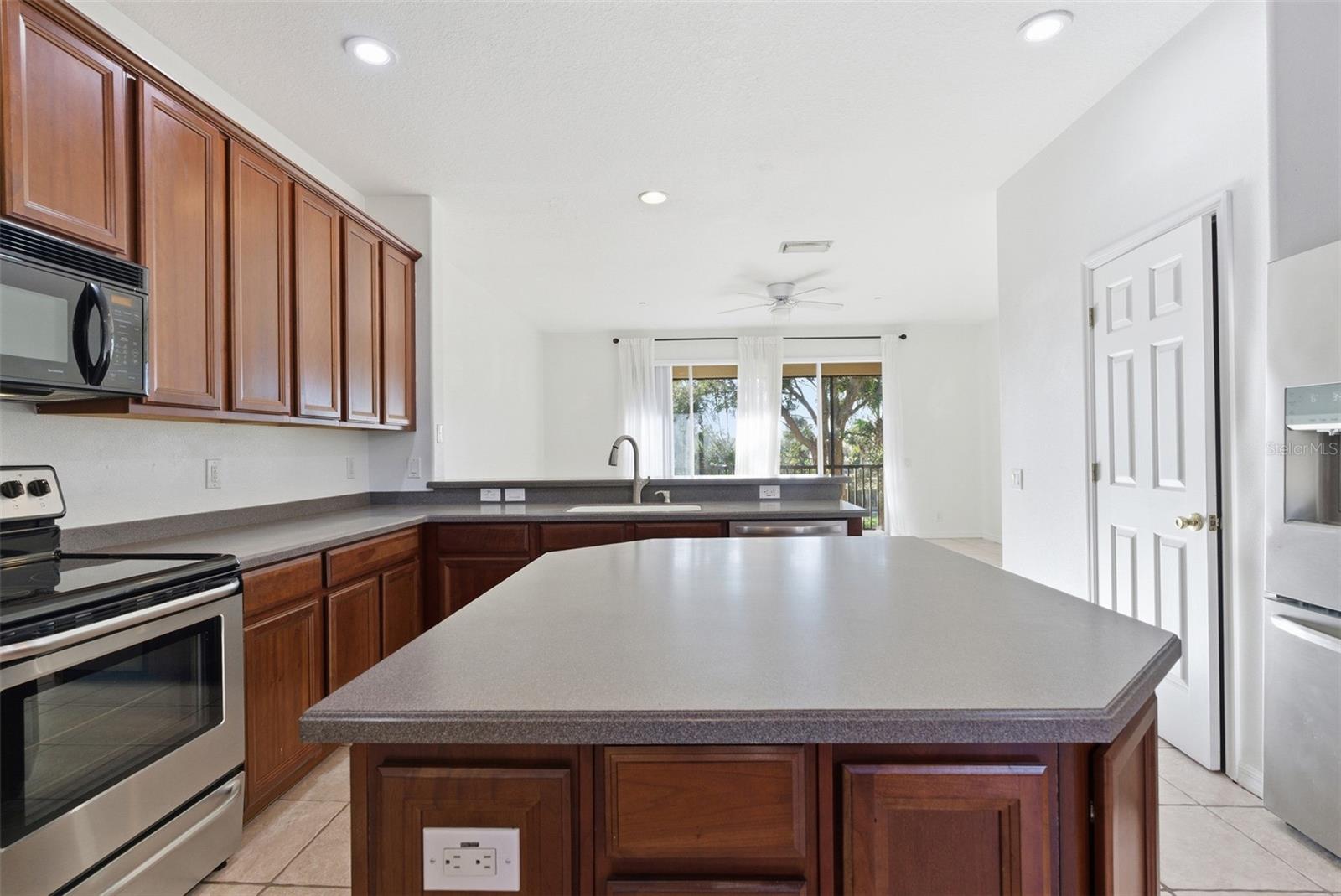 VENETIAN HARBOR - Residential