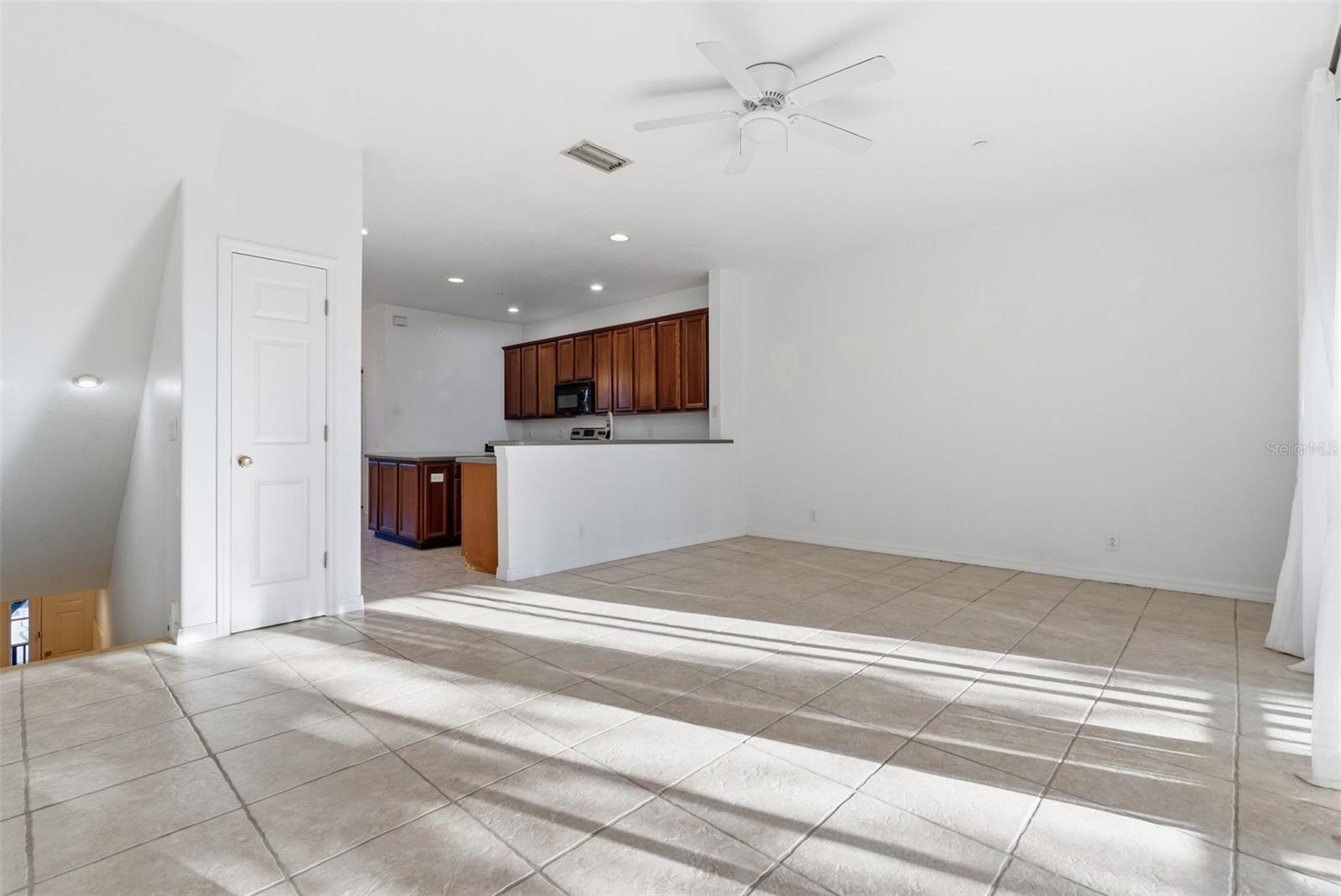 VENETIAN HARBOR - Residential