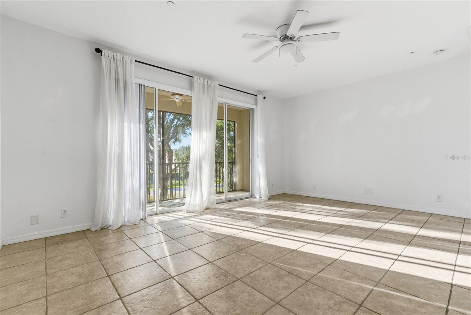 VENETIAN HARBOR - Residential