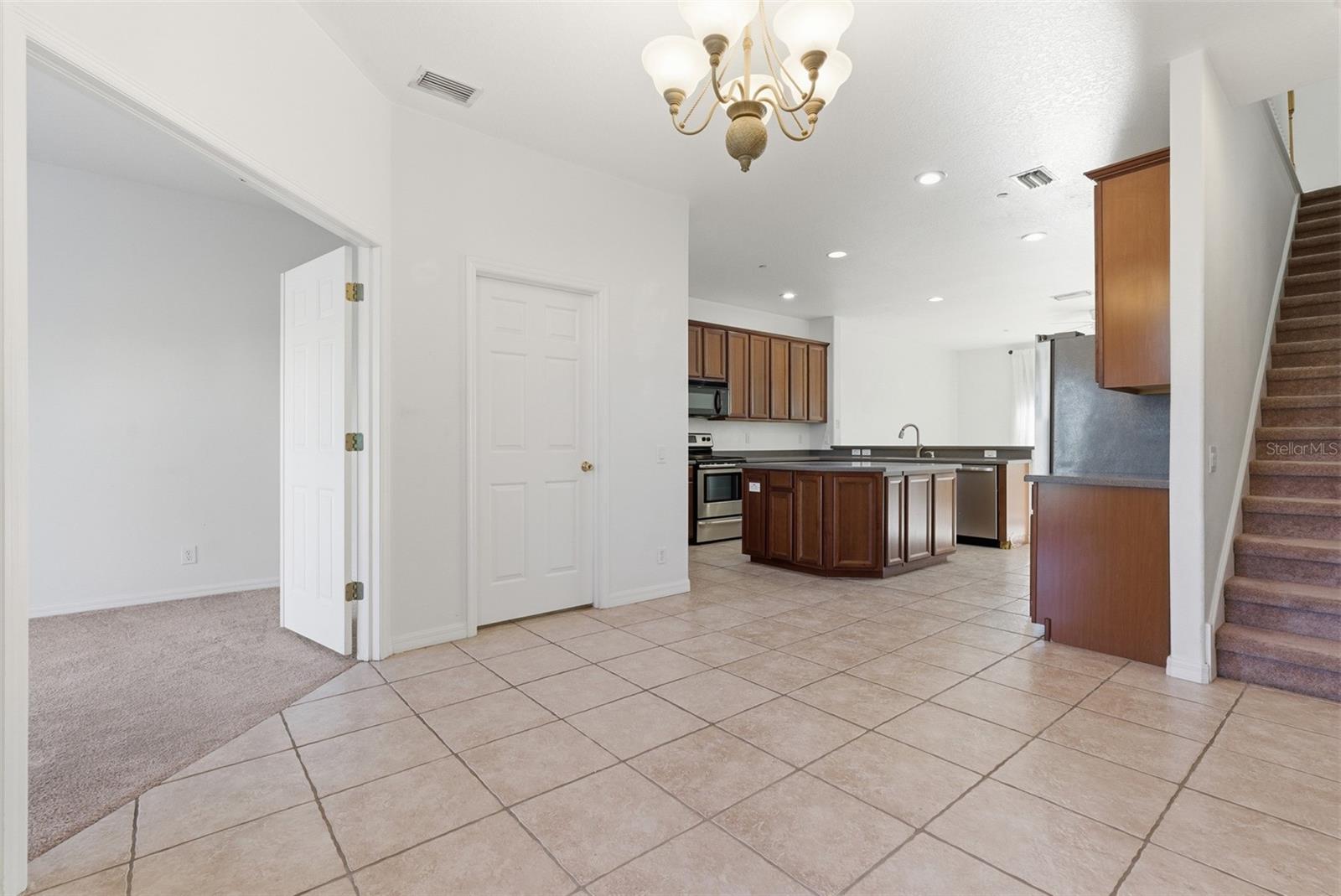 VENETIAN HARBOR - Residential