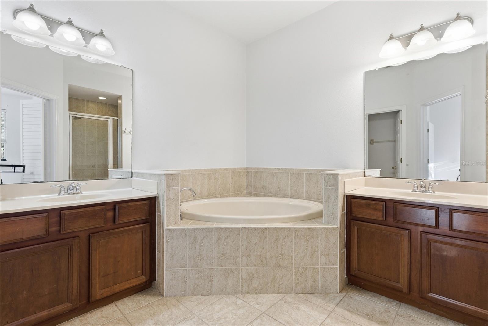 VENETIAN HARBOR - Residential