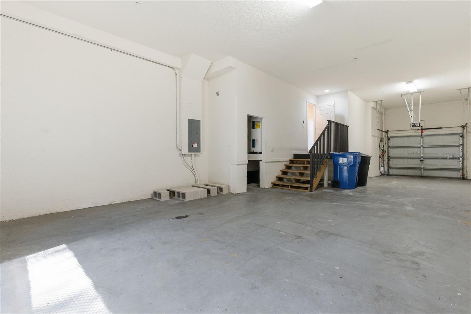 VENETIAN HARBOR - Residential