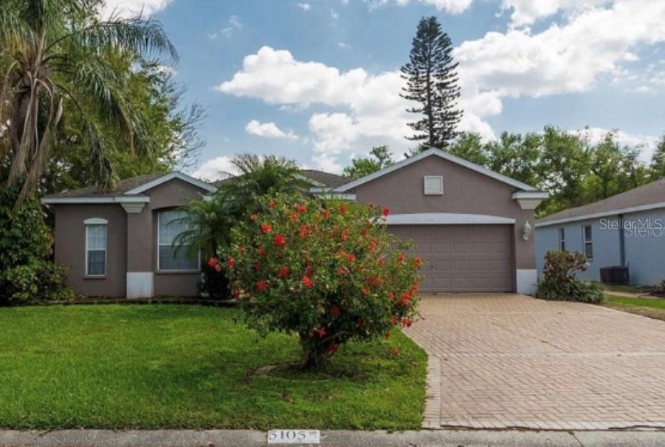 IMG SPECIAL: Fully Furnished 3/2 located in Glenn Lakes. Only .2 miles from IMG Academy. Walk or Bike to school from the closest off campus Academy home available. Sports Family Owner with years of insight into the IMG experience. Available August 1st, 2025. If you're looking for convenience and a completely stress free housing option while attending IMG this is your answer. Please call directly for information, or showing. Purchase available with Consideration.