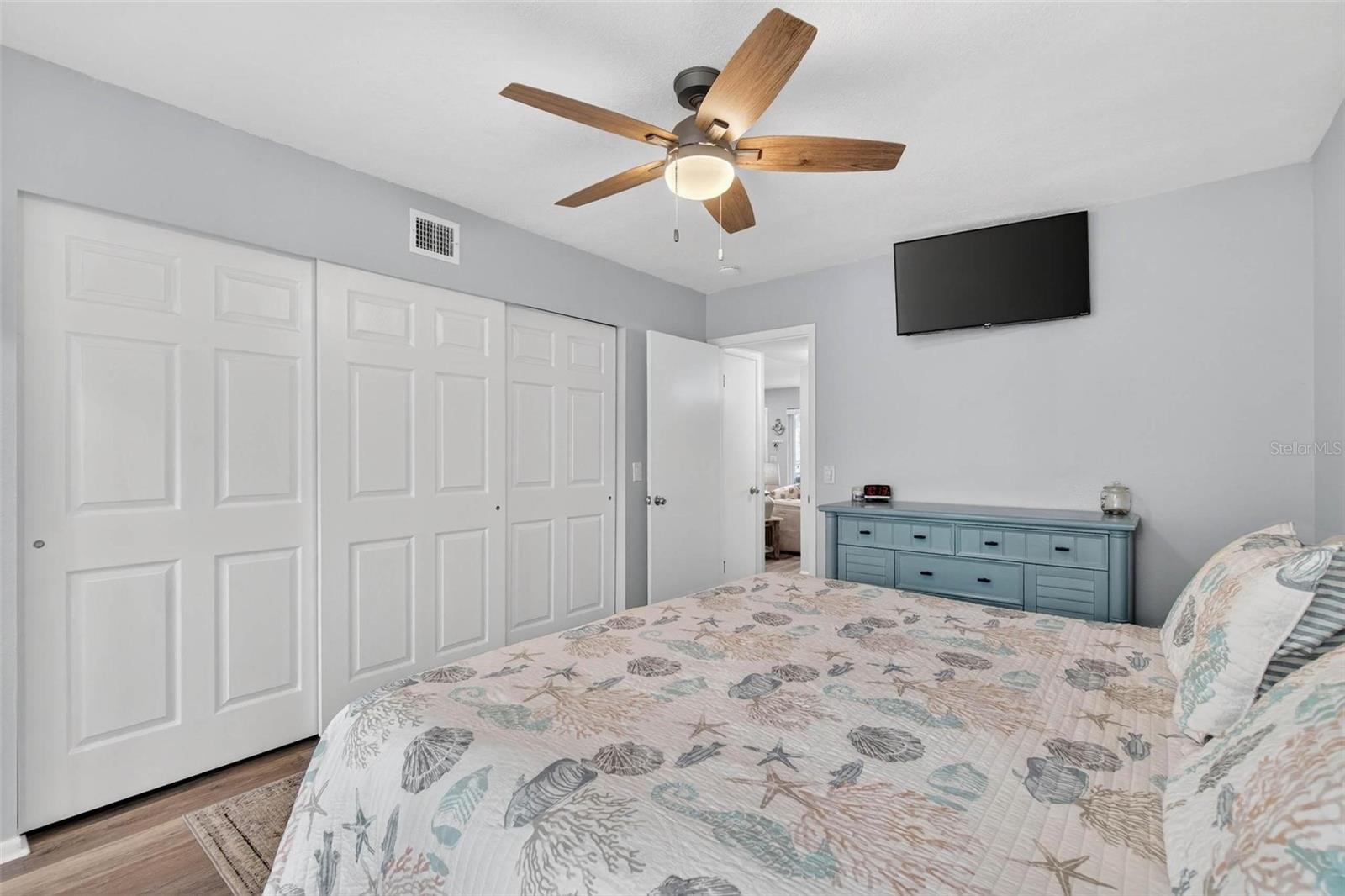 ON TOP OF THE WORLD - Residential