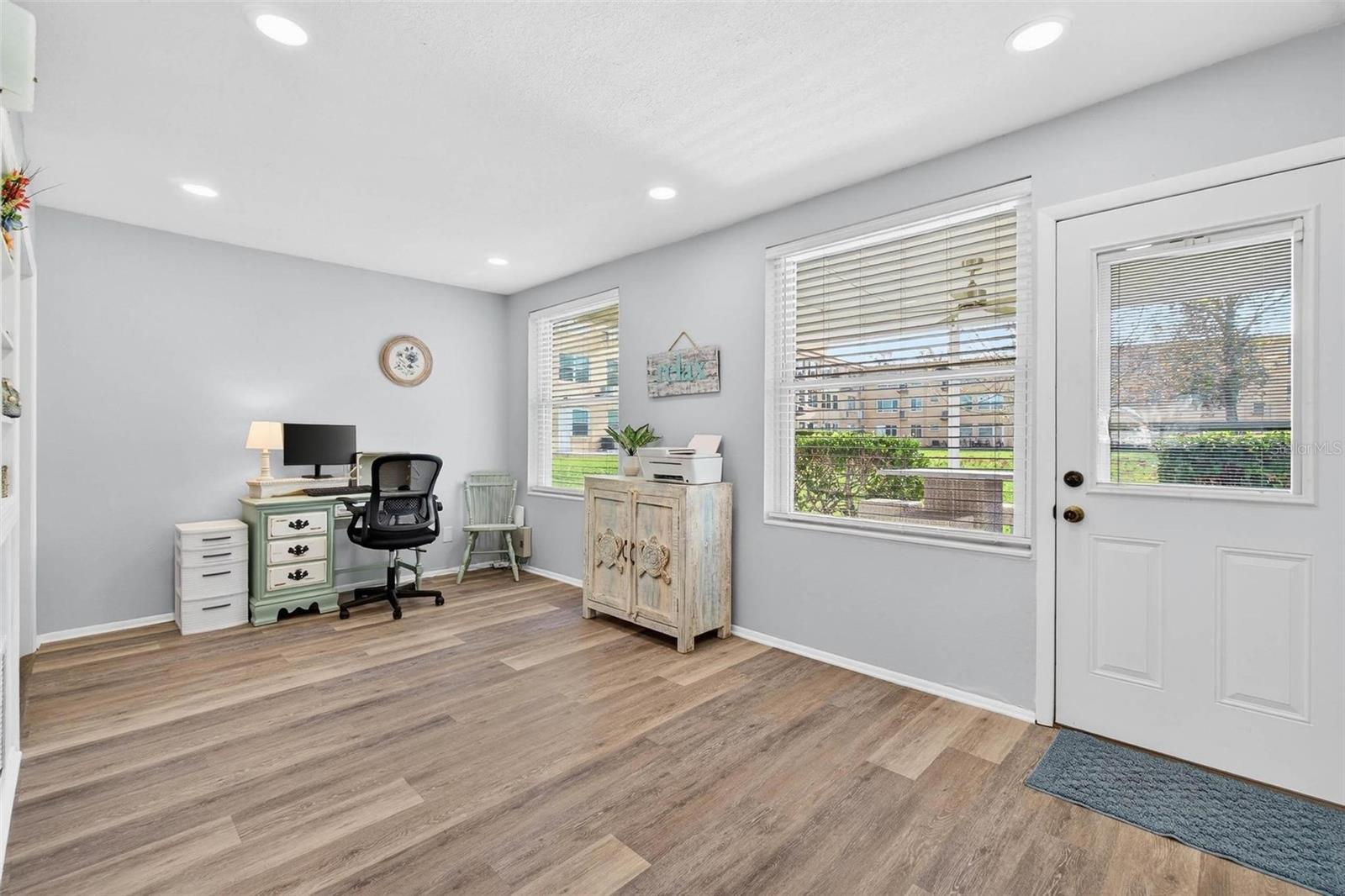 ON TOP OF THE WORLD - Residential