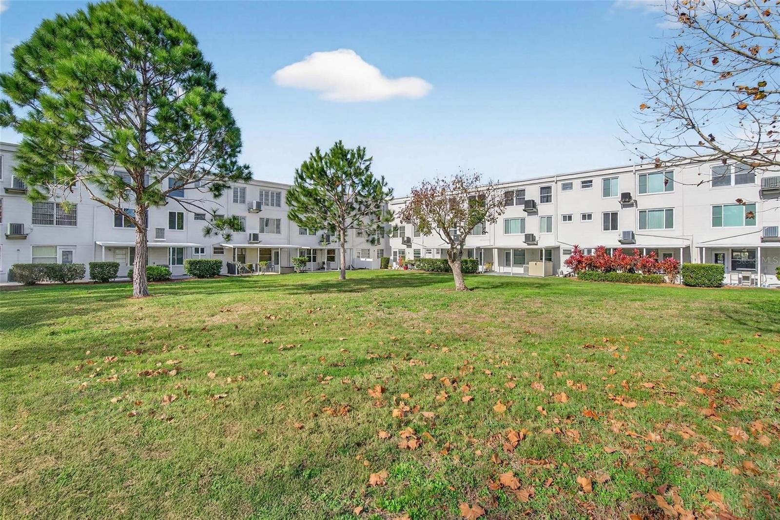 ON TOP OF THE WORLD - Residential