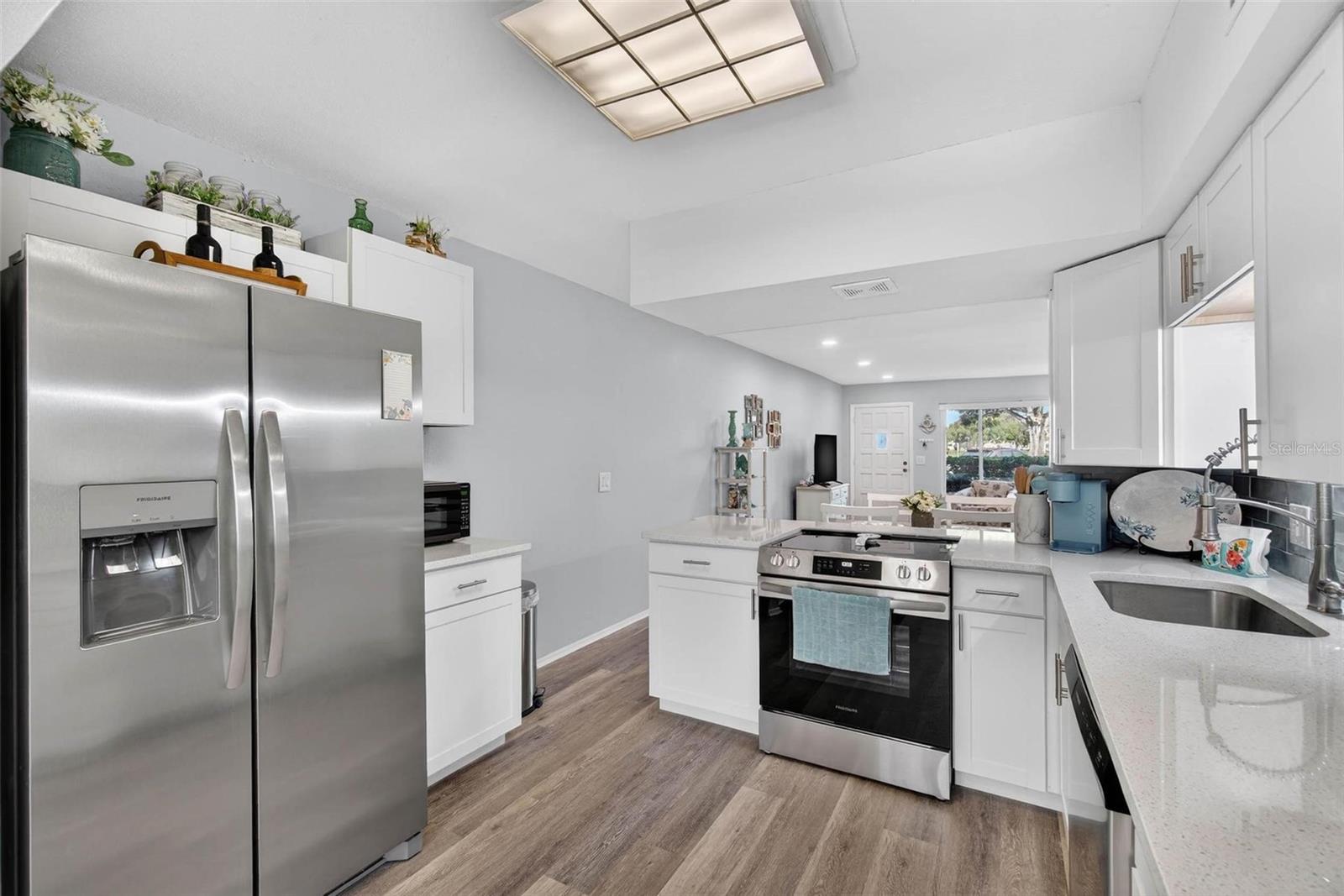 ON TOP OF THE WORLD - Residential