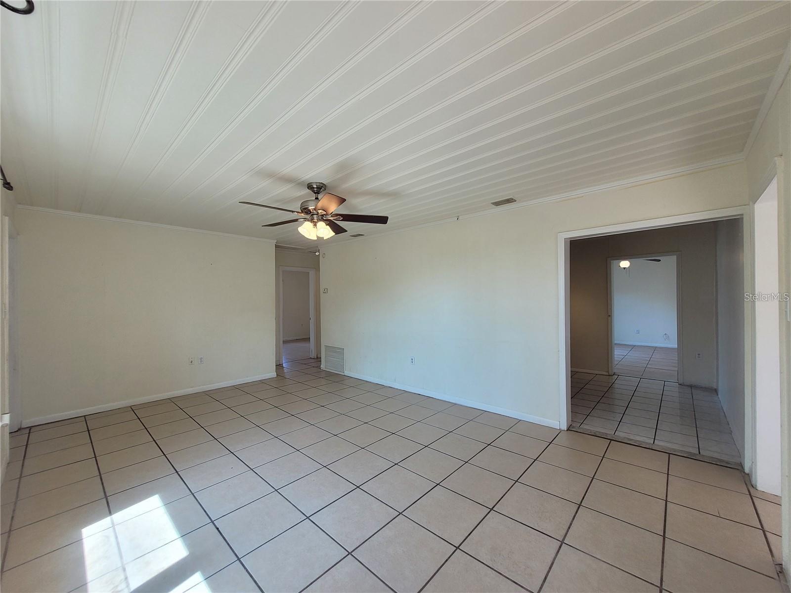 204 SHORE DRIVE W