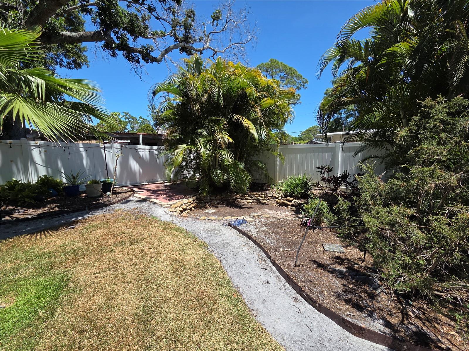 PINELLAS FARMS - Residential