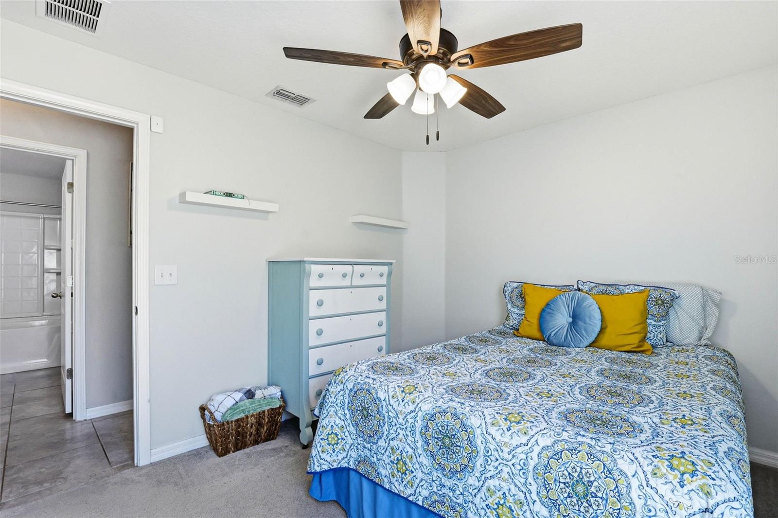 SILVERADO RANCH - Residential