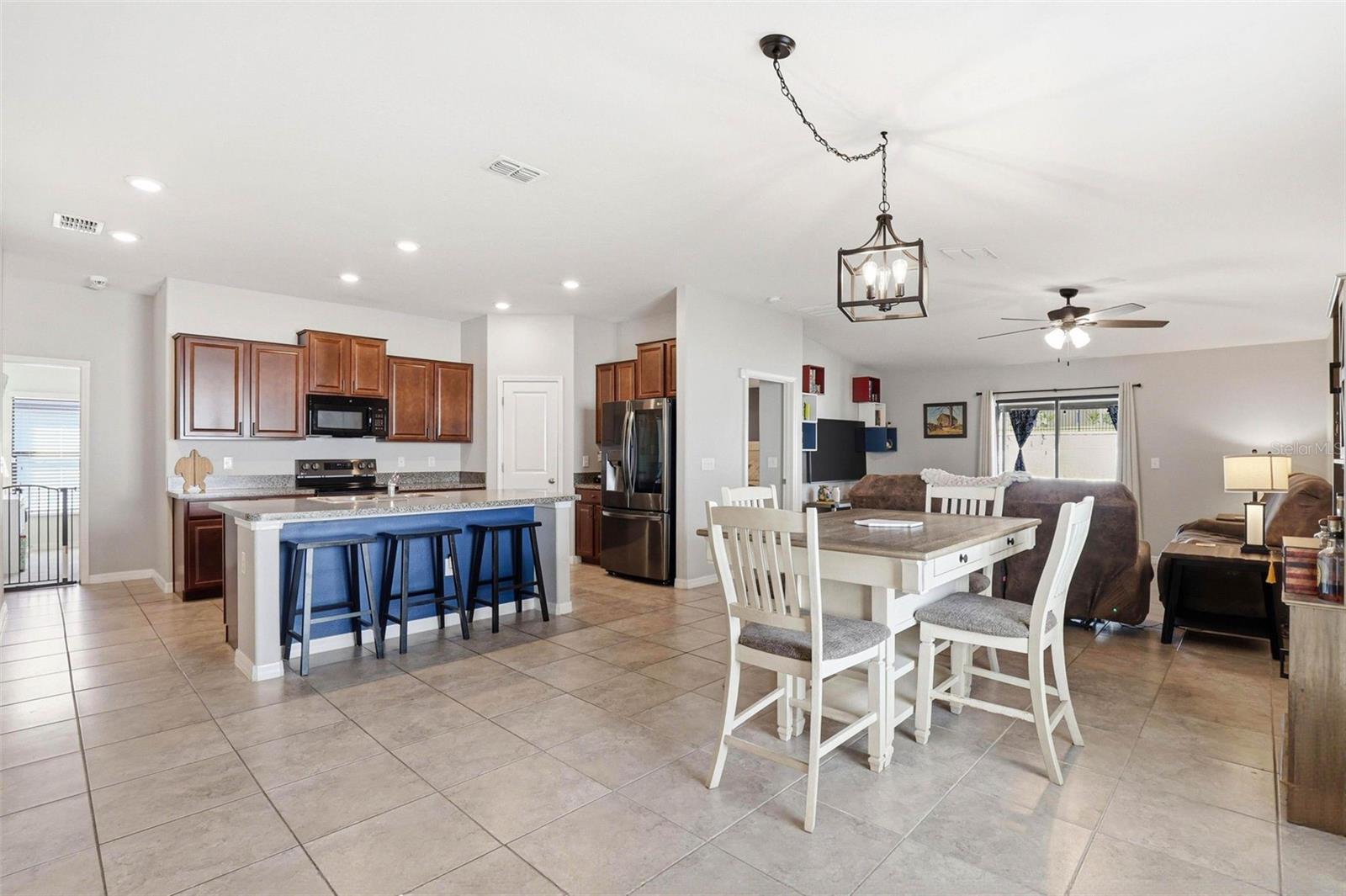 SILVERADO RANCH - Residential