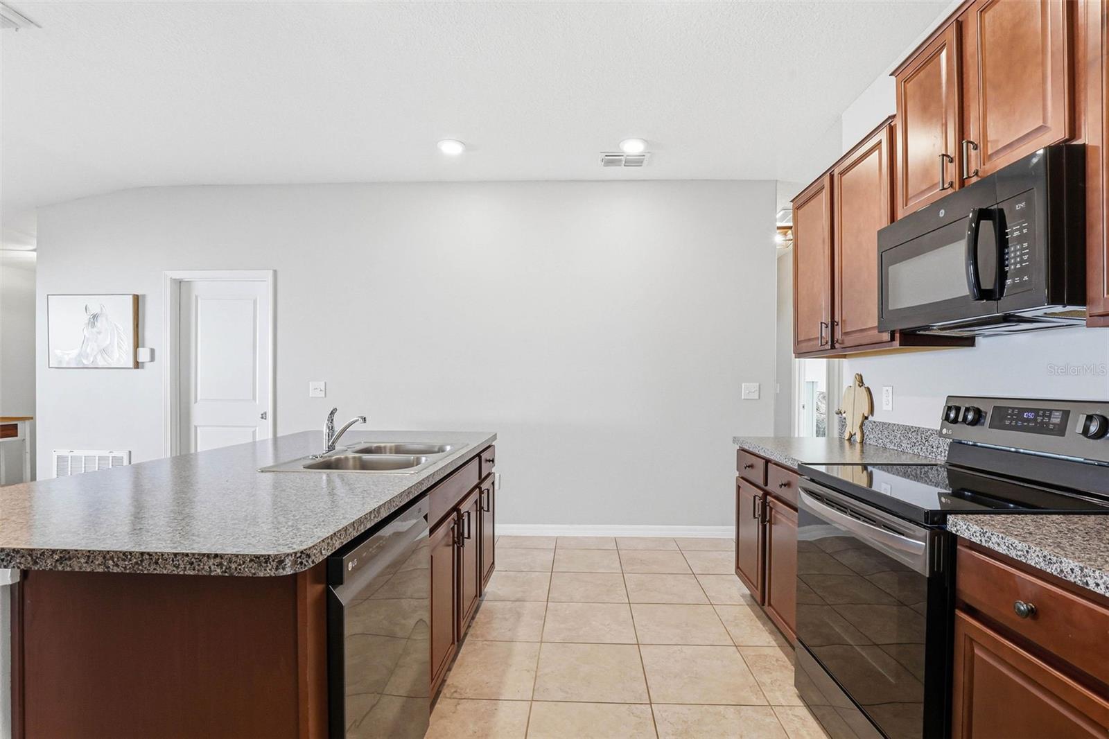 SILVERADO RANCH - Residential