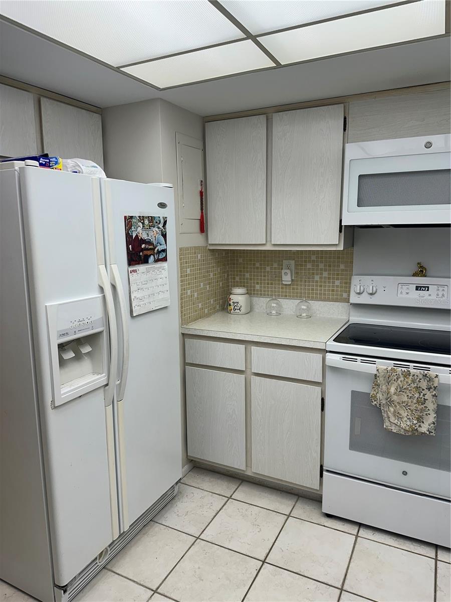 REDINGTON TOWERS BLDG 2 CONDO - Residential Lease