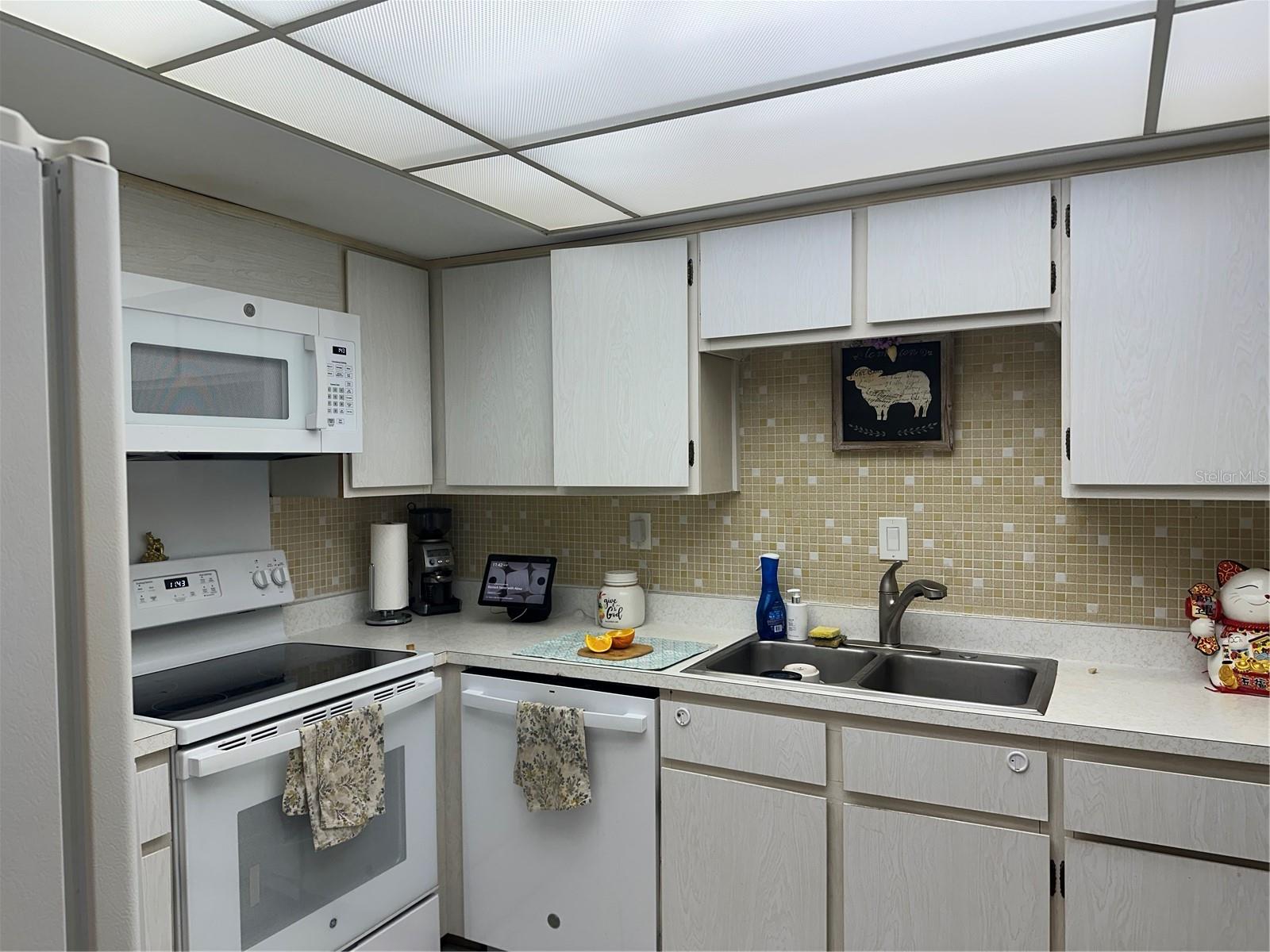 REDINGTON TOWERS BLDG 2 CONDO - Residential Lease